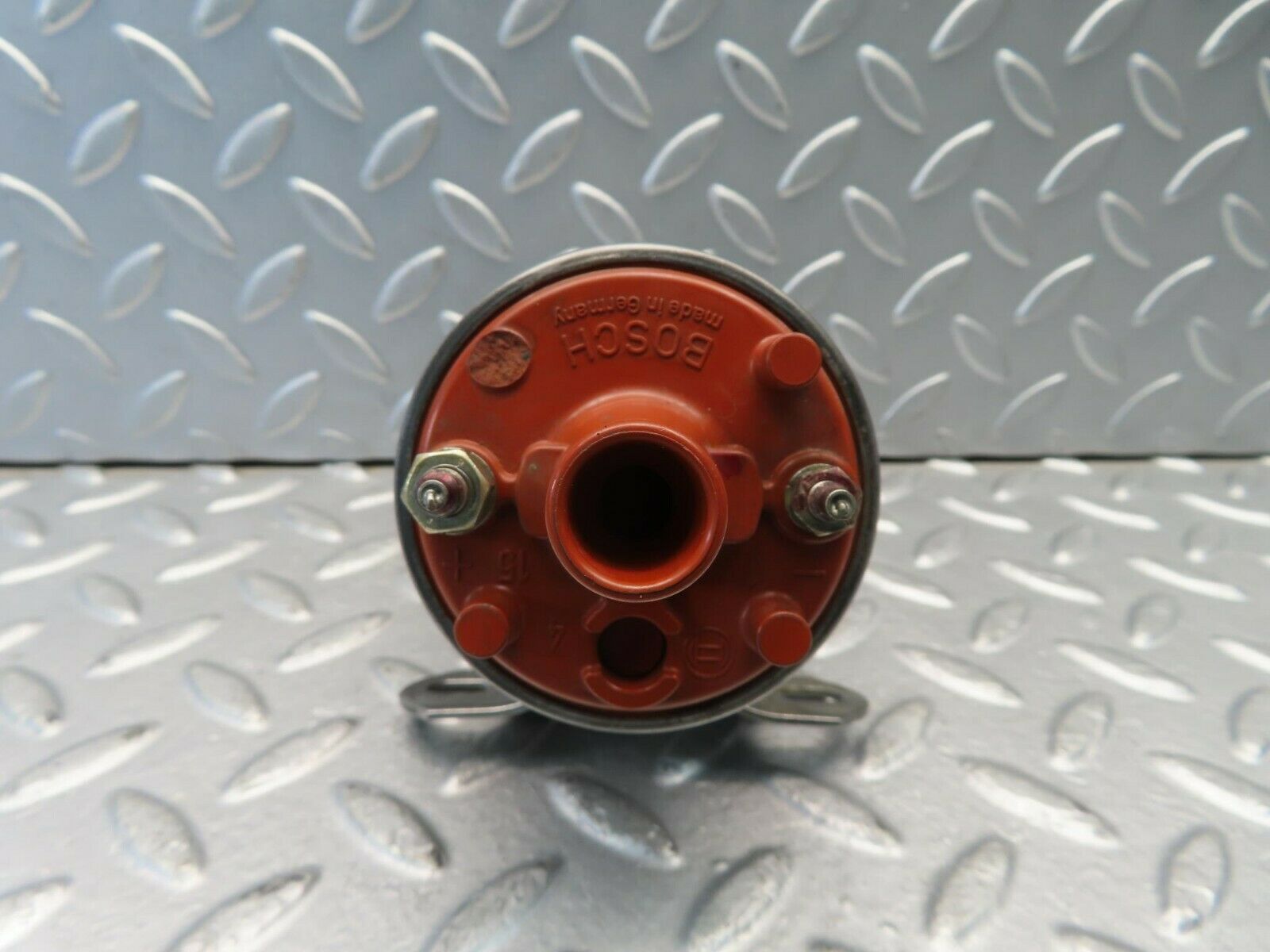 10912 Mercedes-Benz W123 230E Ignition Coil Bosch 0001584003