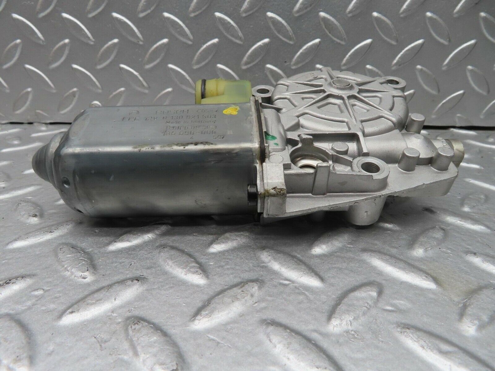 14973 Mercedes-Benz W140 S320 Front Right Window Regulator Motor 0130821503