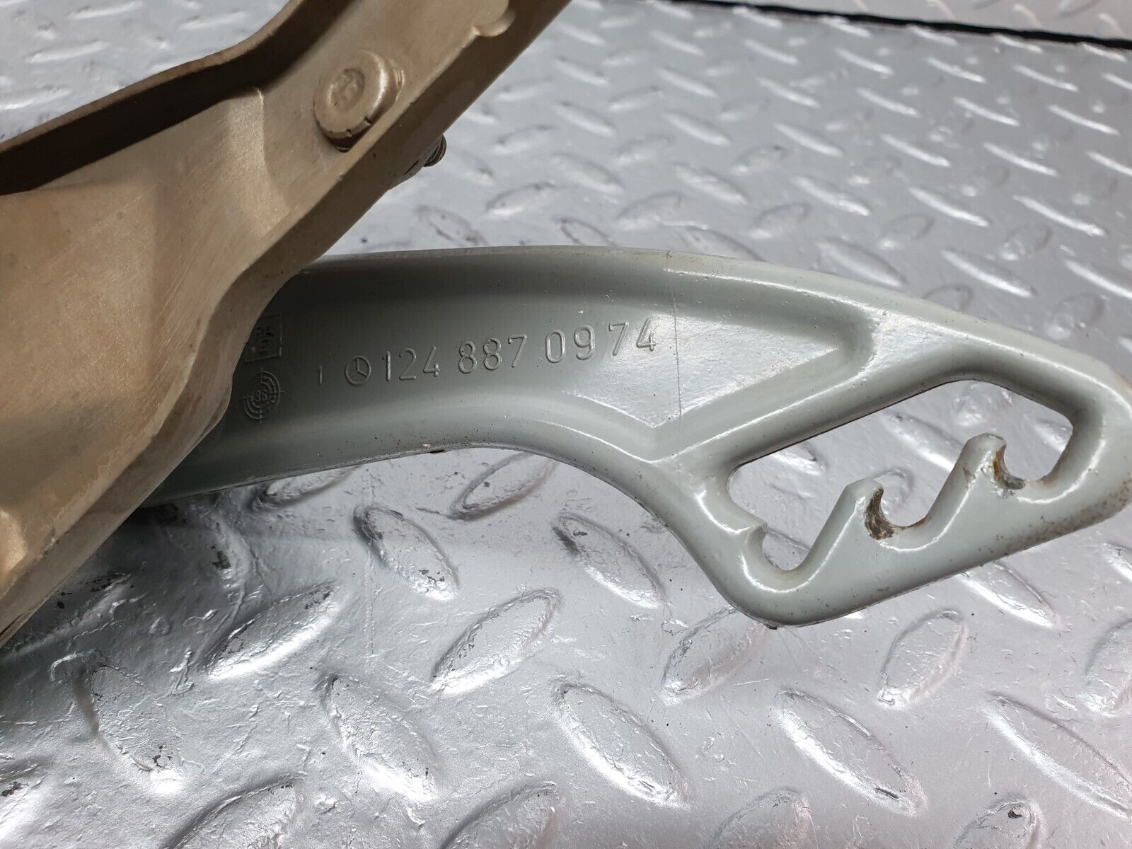 41438 Mercedes-Benz W124 200E Bonnet Hinge Left Side 1248870974 1248800128