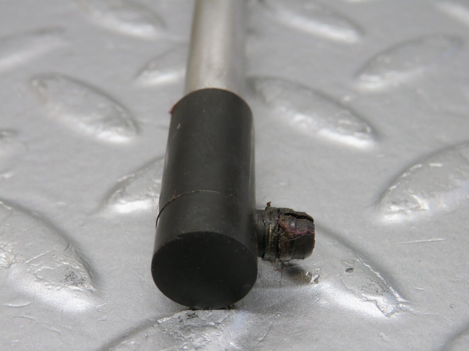 34550 Mercedes-Benz C126 380SEC Coupe Camshaft Oil Tube