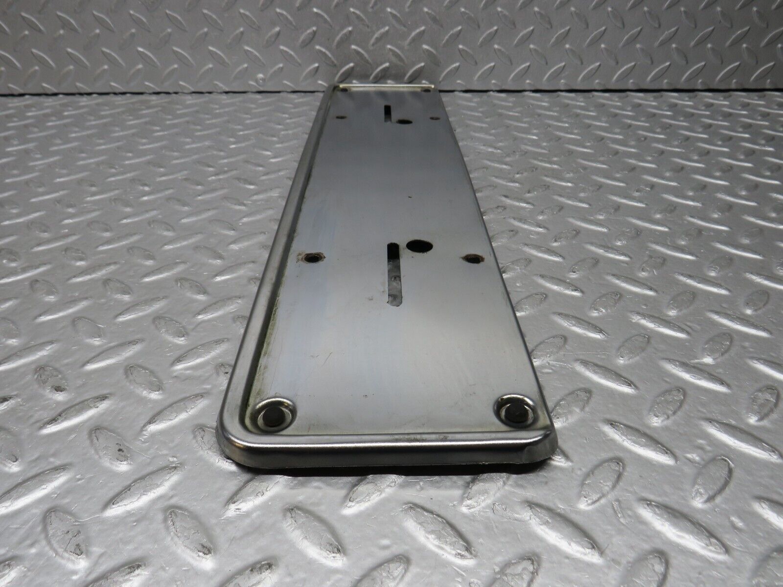 38162 Mercedes-Benz A124 320E Cabriolet Rear number Plate Holder
