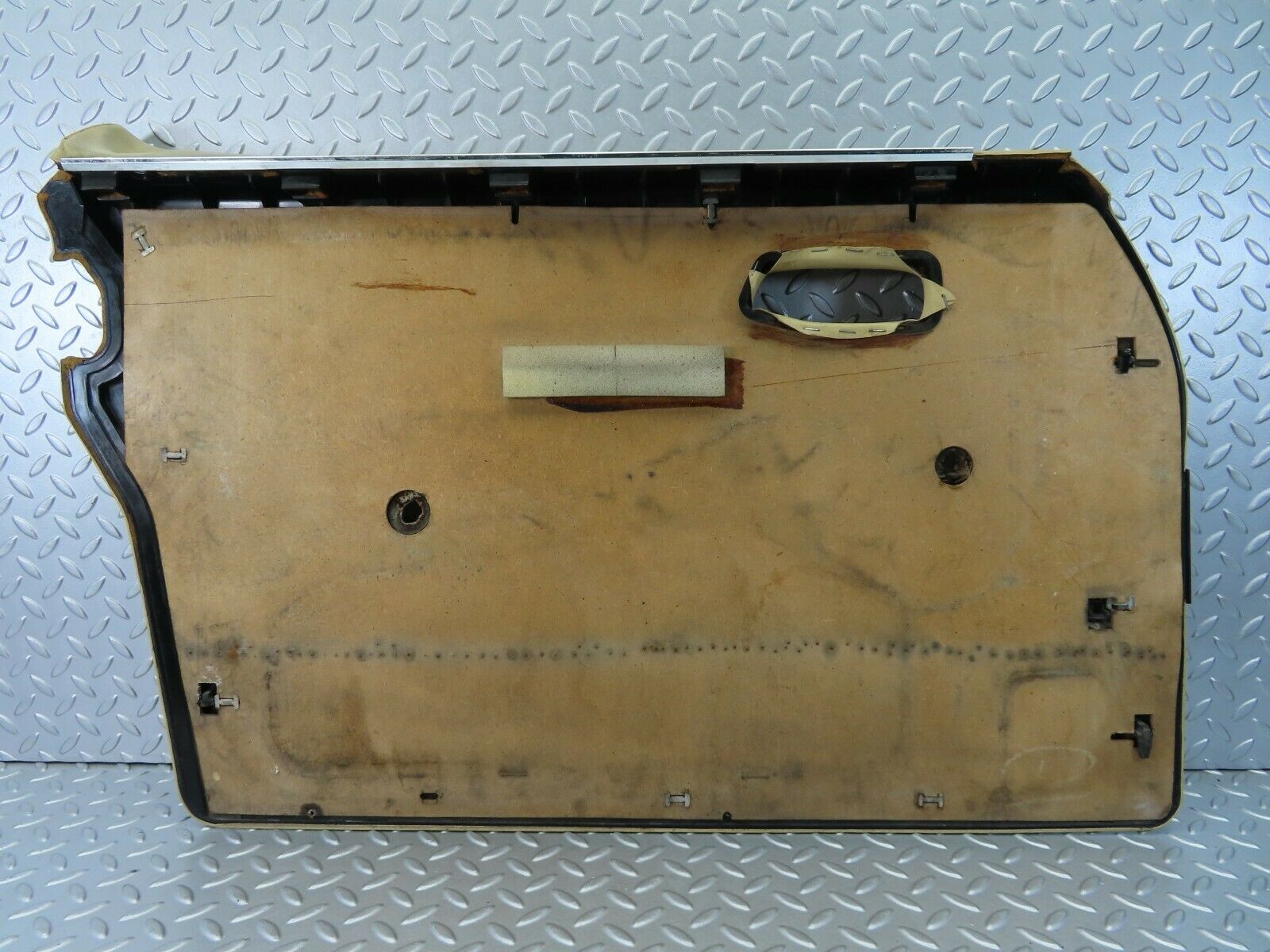 7317 Mercedes-Benz W116 450SE Front Right Door Card Beige