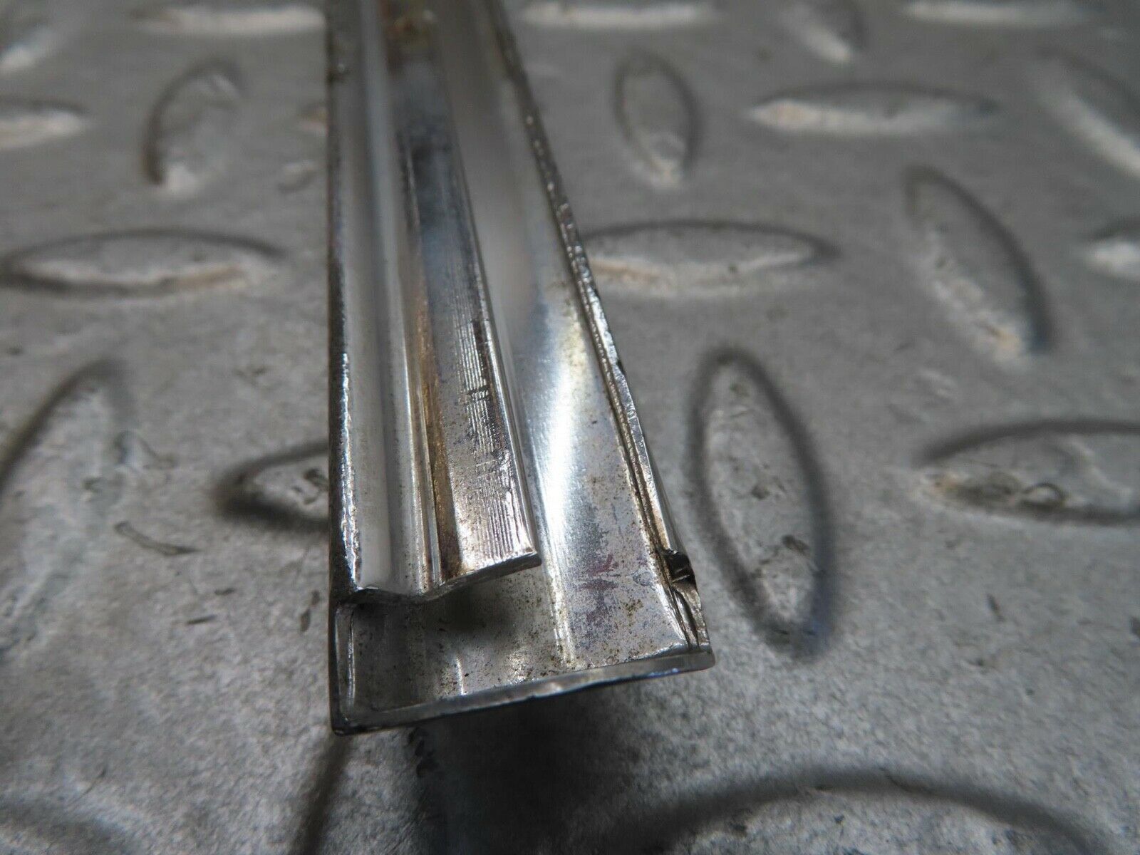 13692 Mercedes-Benz W123 200 Rear Right Door Chrome Moulding Trim