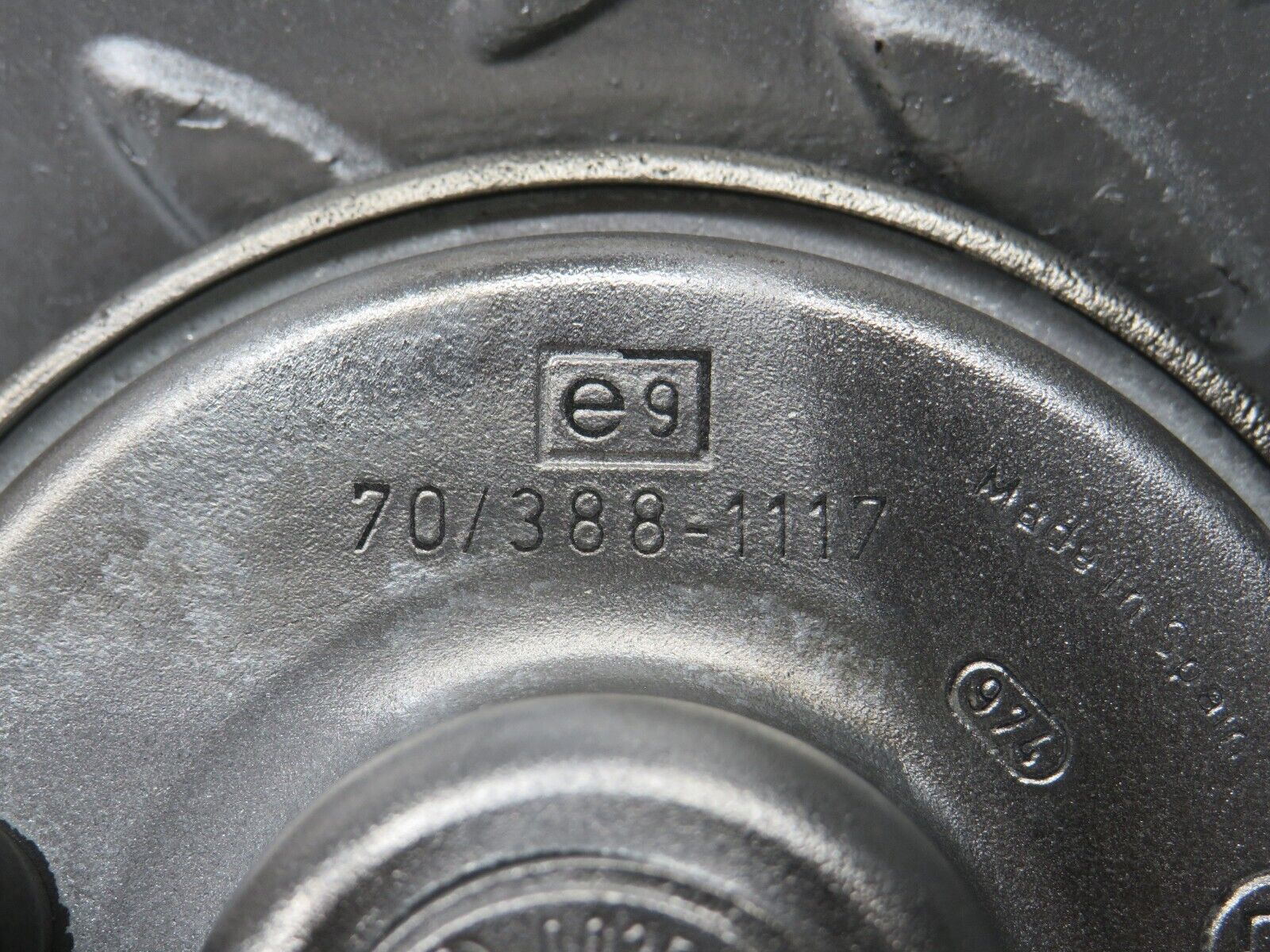 30311 Mercedes-Benz W124 230E Horn Bosch CH2001