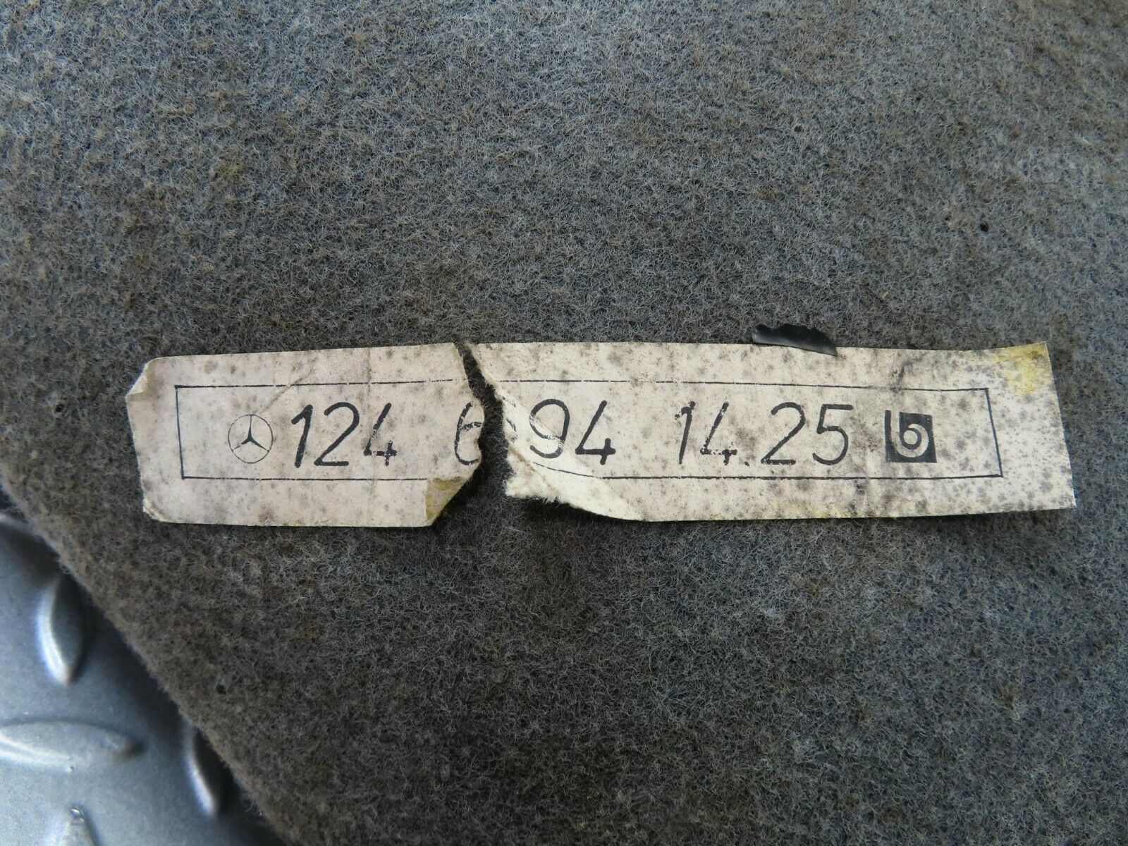 9494 Mercedes-Benz C124 300CE Coupe Fuel Tank Cover Plate 1246941425