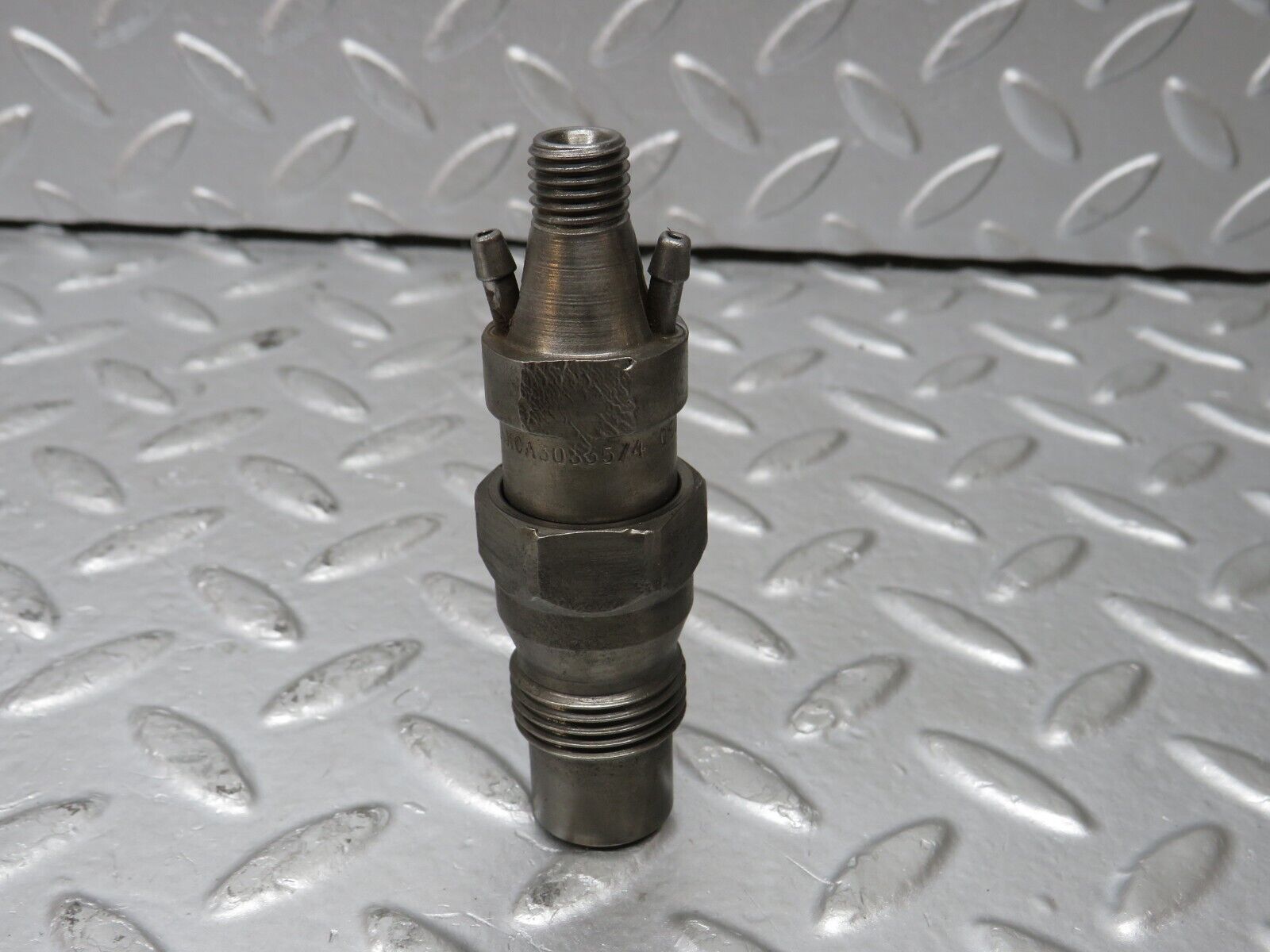 32901 Mercedes-Benz W123 300D Fuel Injector Bosch KCA30S35/4