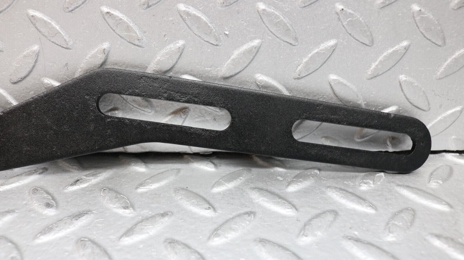 37214 Mercedes-Benz C126 420SEC Coupe Exhaust Bracket