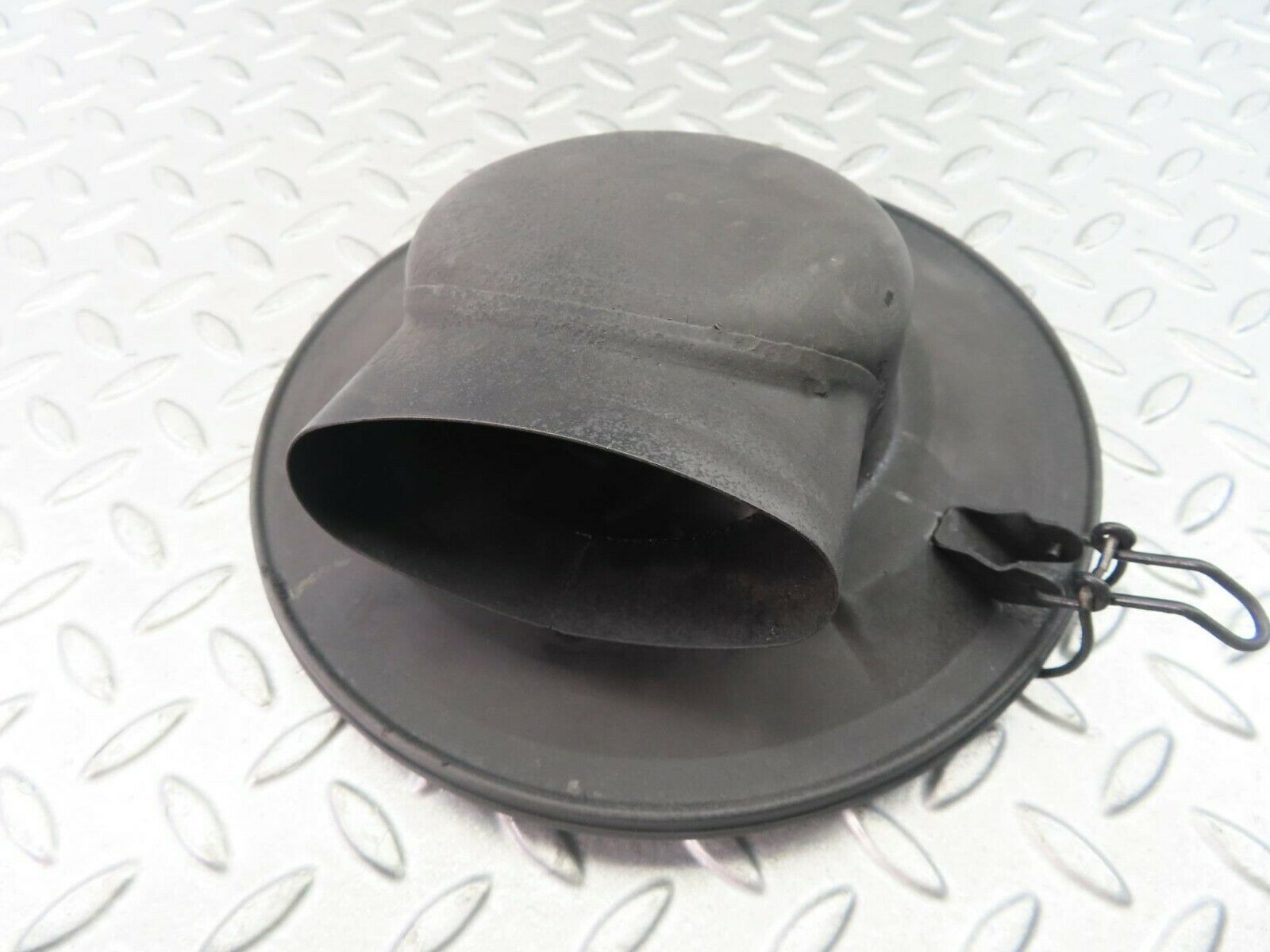 8592 Mercedes-Benz W115 Air Filter Housing 0060947802