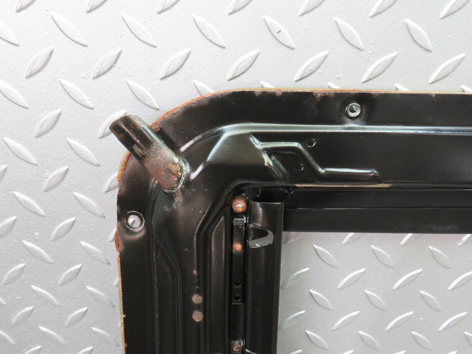 36196 Mercedes-Benz W126 420SE Power Sunroof Frame