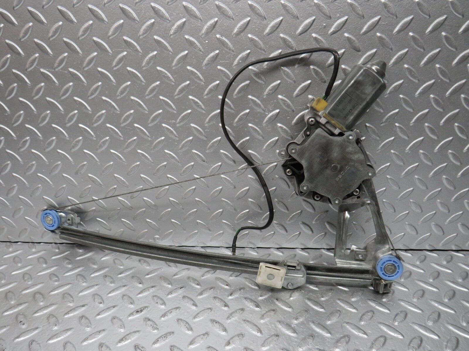 31194 Mercedes-Benz S124 220TE Rear Right Window Regulator & Motor 774.30016/28