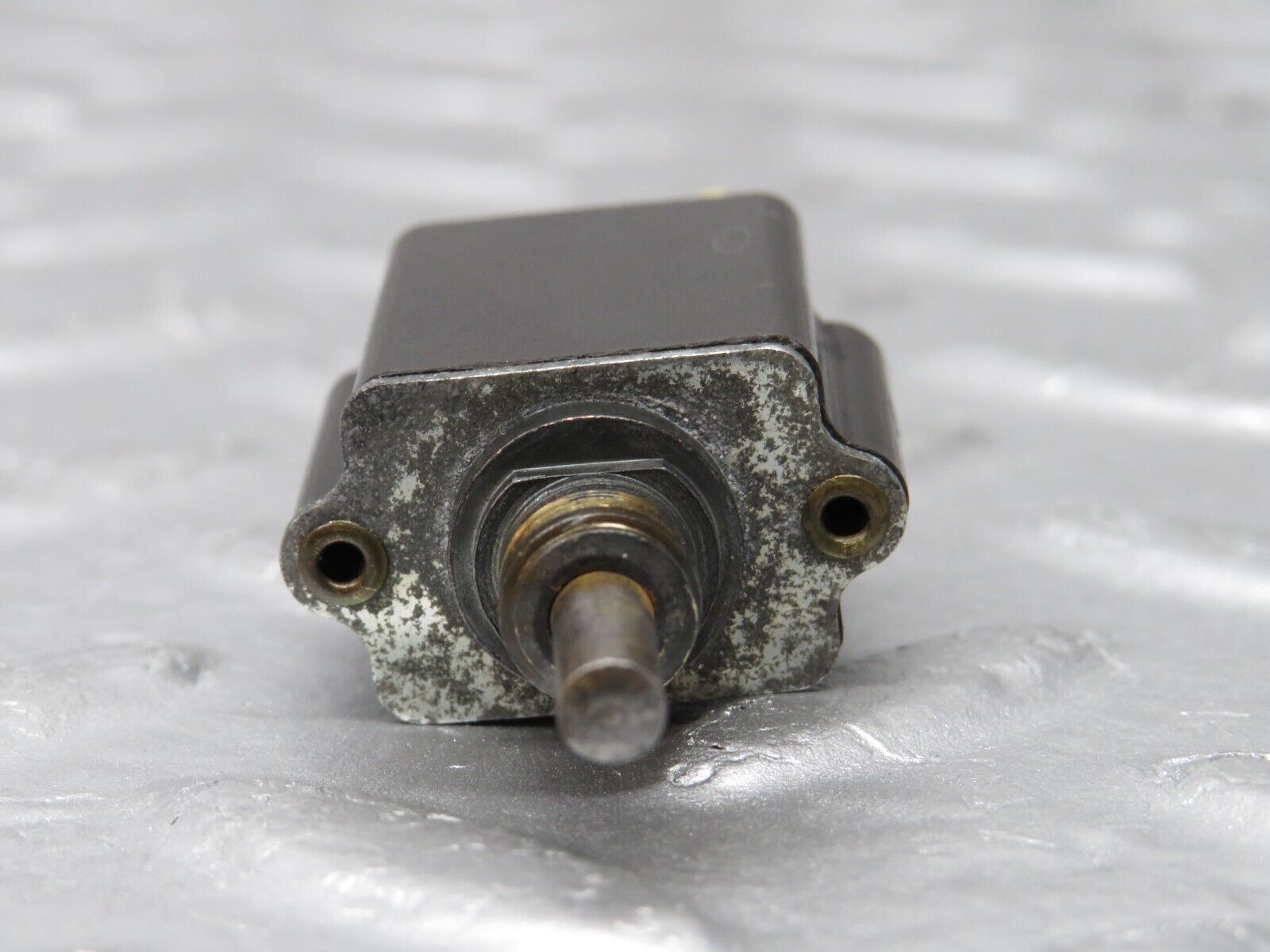 37525 Mercedes-Benz W109 300SEL Contact Switch 8086