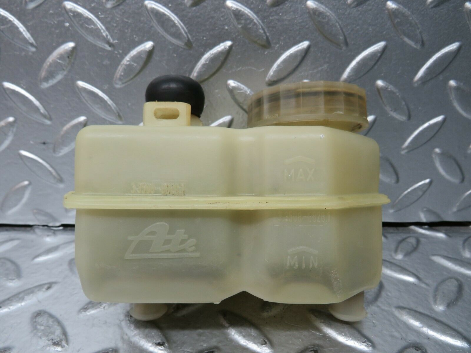 23217 Mercedes-Benz W116 350SE Brake Fluid Reservoir Tank