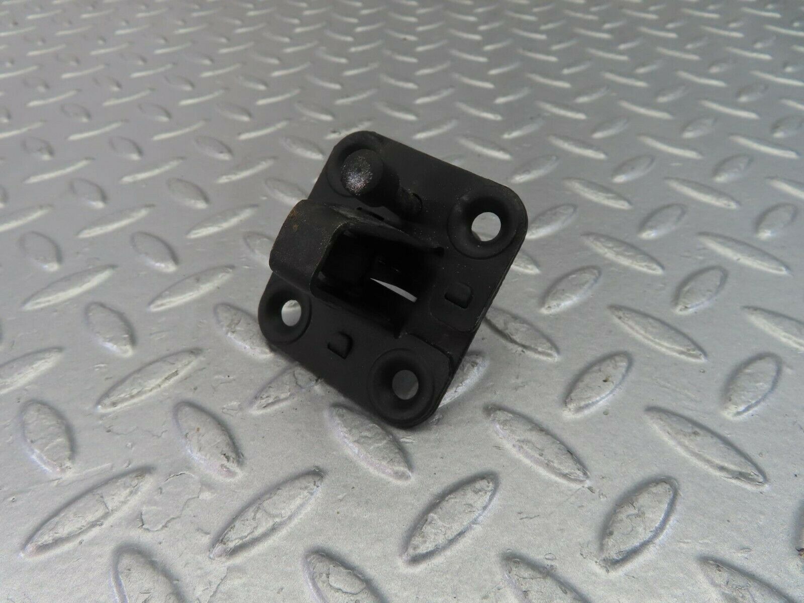 9963 Mercedes-Benz C123 230CE Coupe Bonnet Lock Catch