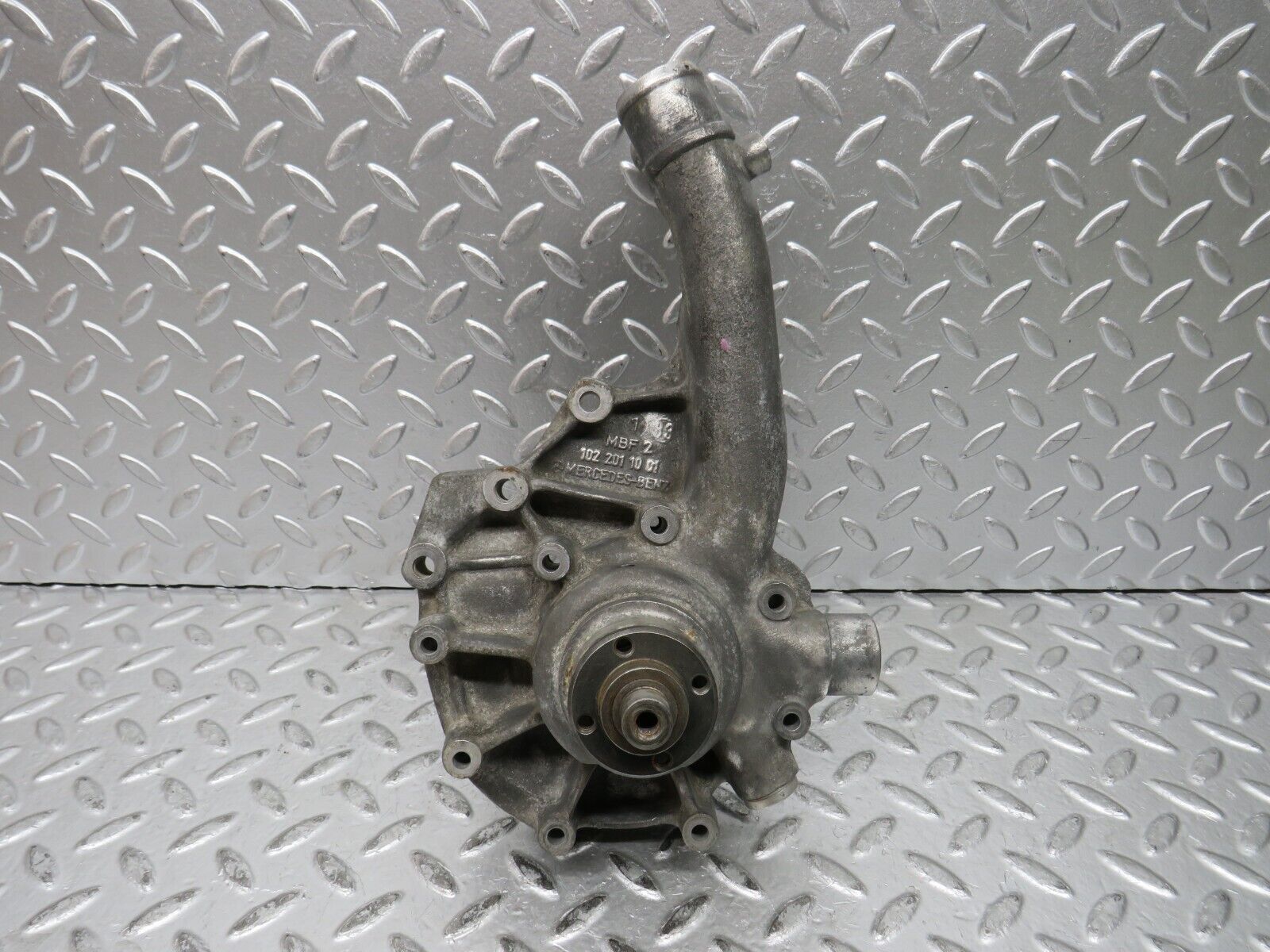 28697 Mercedes-Benz W123 230E Water Pump 1022011001