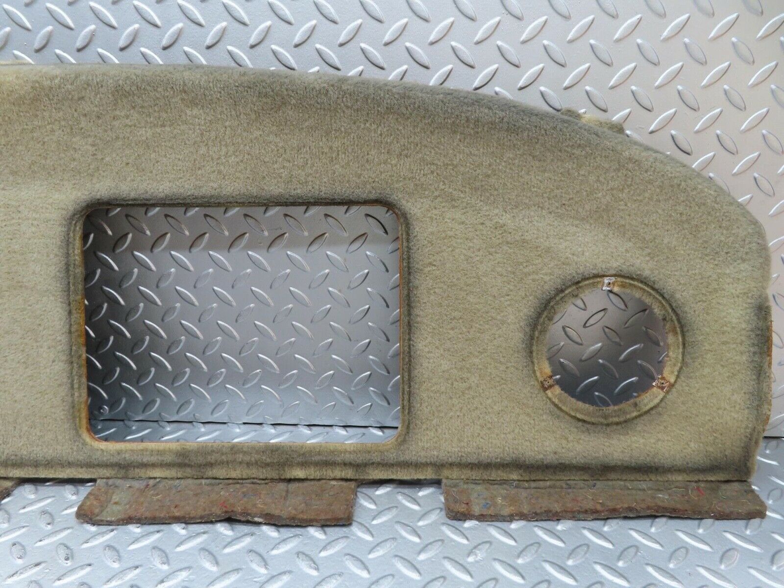 7043 Mercedes-Benz W123 230E Parcel Shelf
