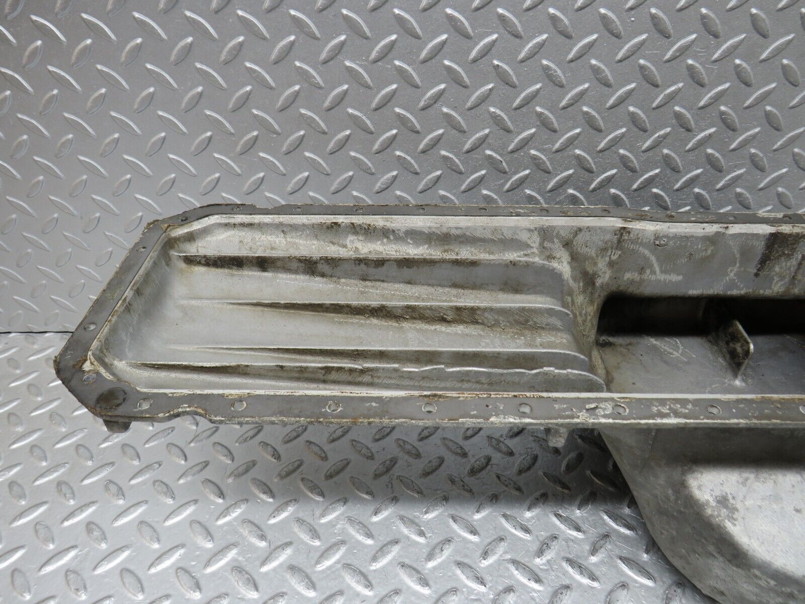 37672 Mercedes-Benz W109 300SEL Oil Pan Oil Sump 1160101413