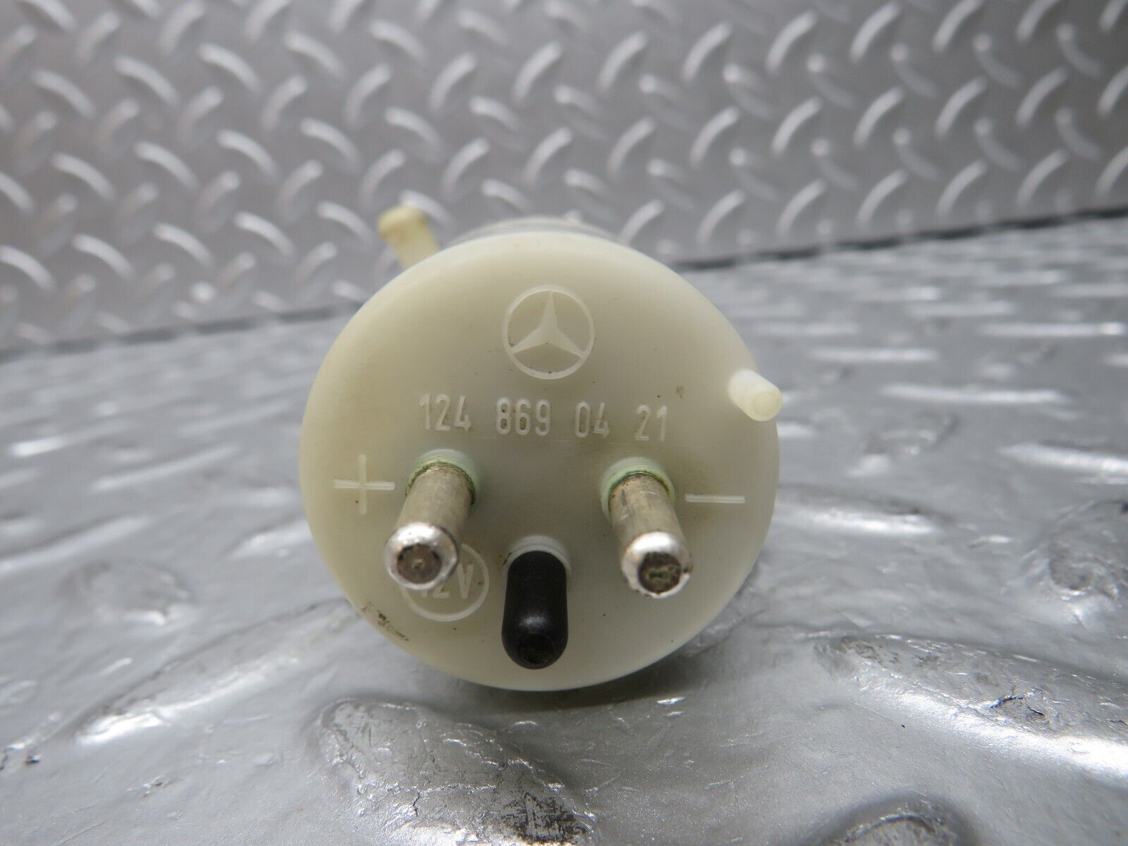 30704 Mercedes-Benz W201 190E 2.0L Windscreen Washer Pump Hella 1248690421