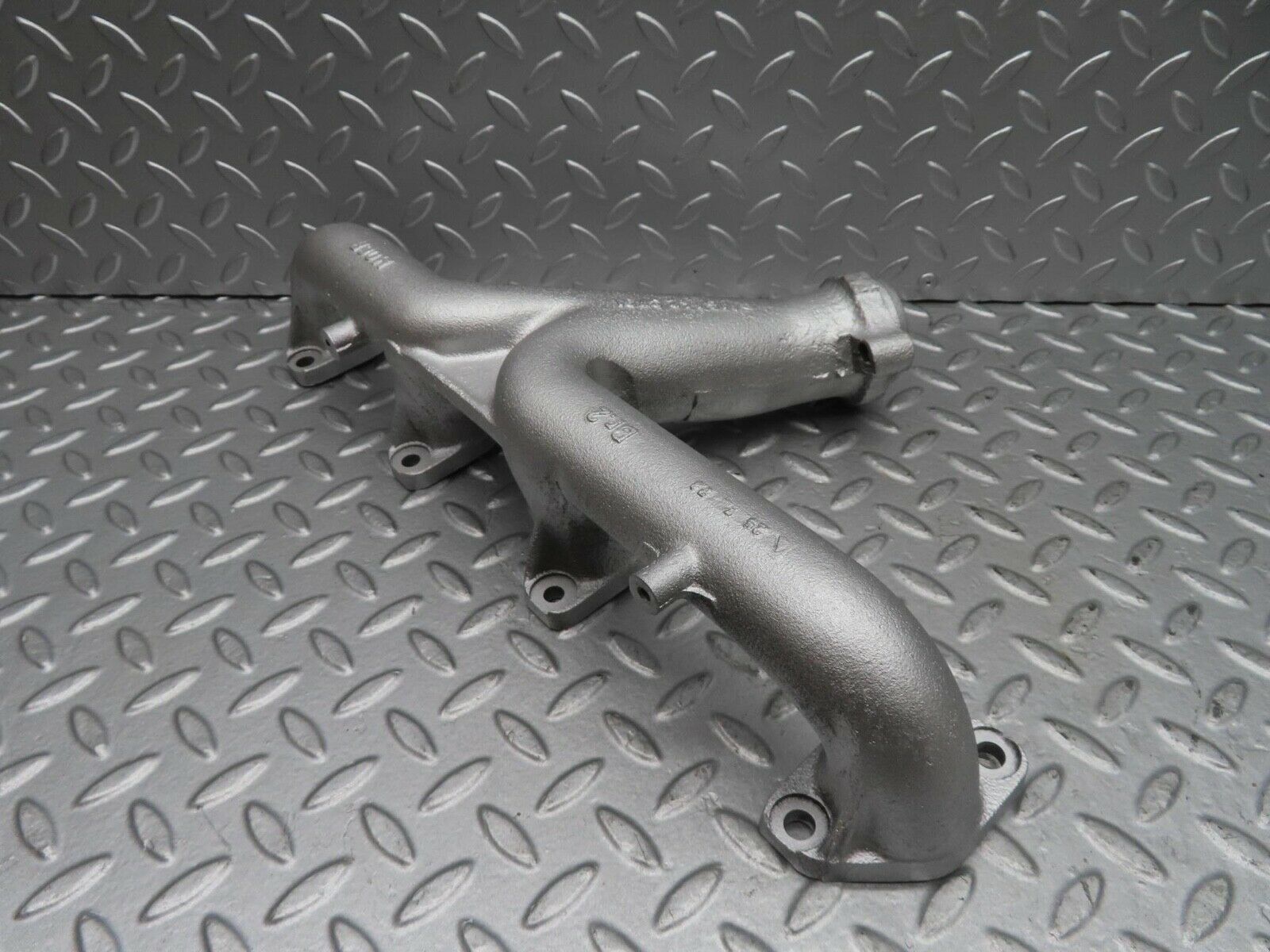 14423 Mercedes-Benz W116 350SE Exhaust Manifold Right 1161423701