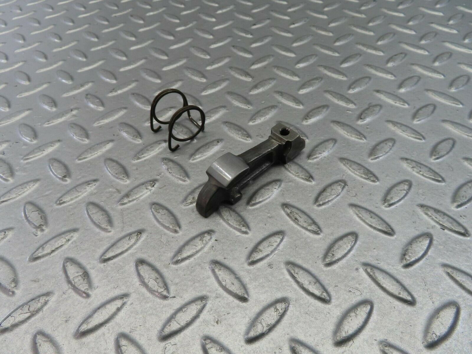 9139 Mercedes-Benz W108 Valve Rocker Arm With Retaining Spring