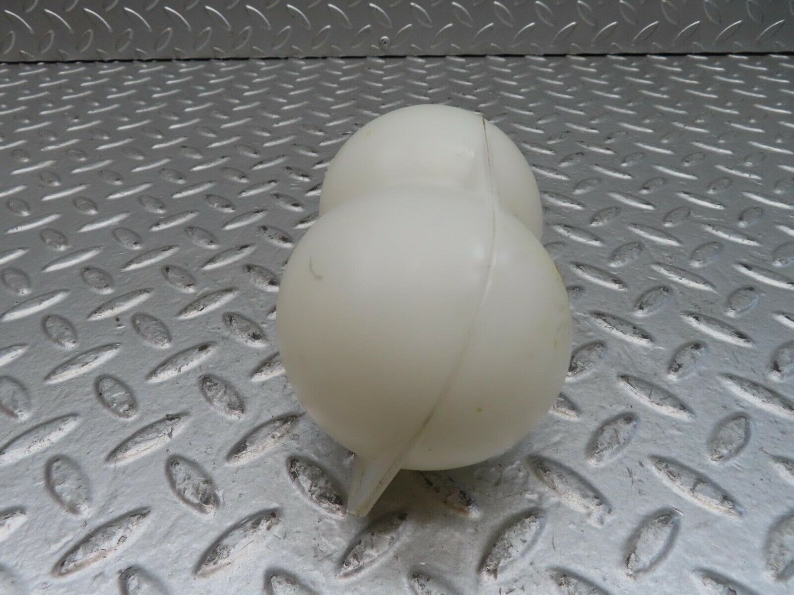 15401 Mercedes-Benz W123 230E Vacuum Reservoir Tank