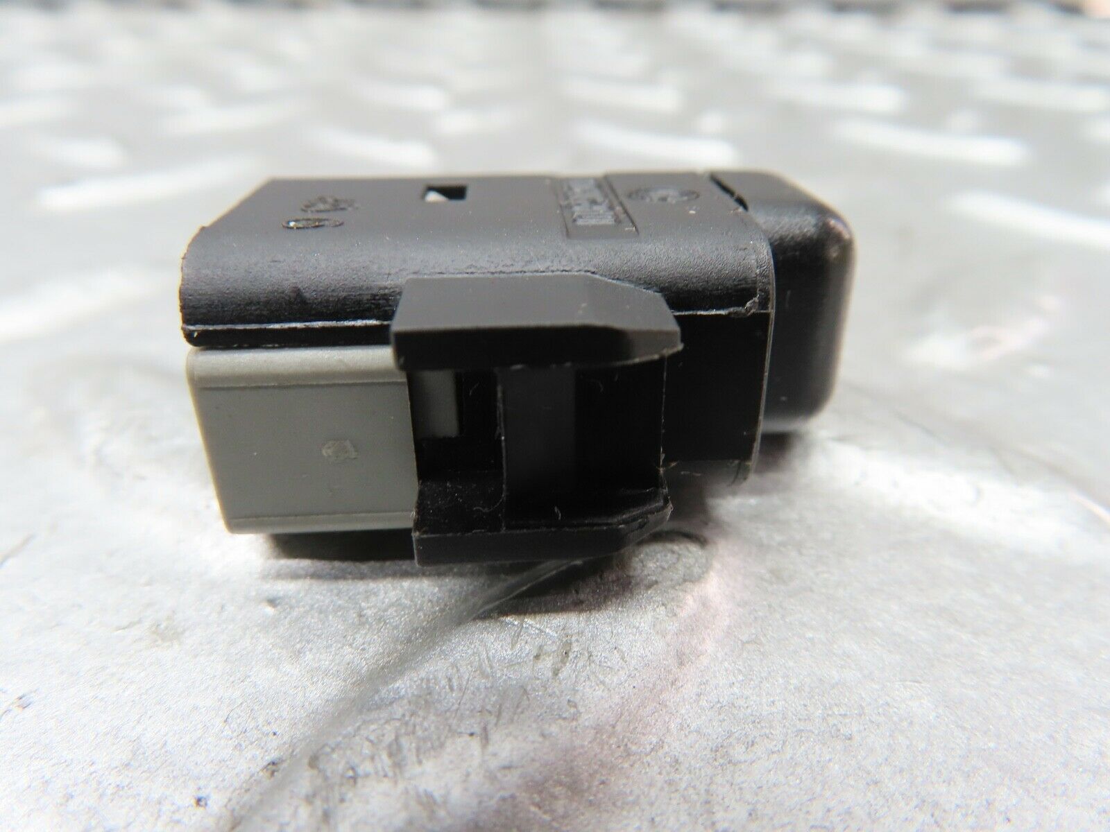 19723 Mercedes-Benz C140 CL420 Coupe Child Lock Control Switch 1408217551