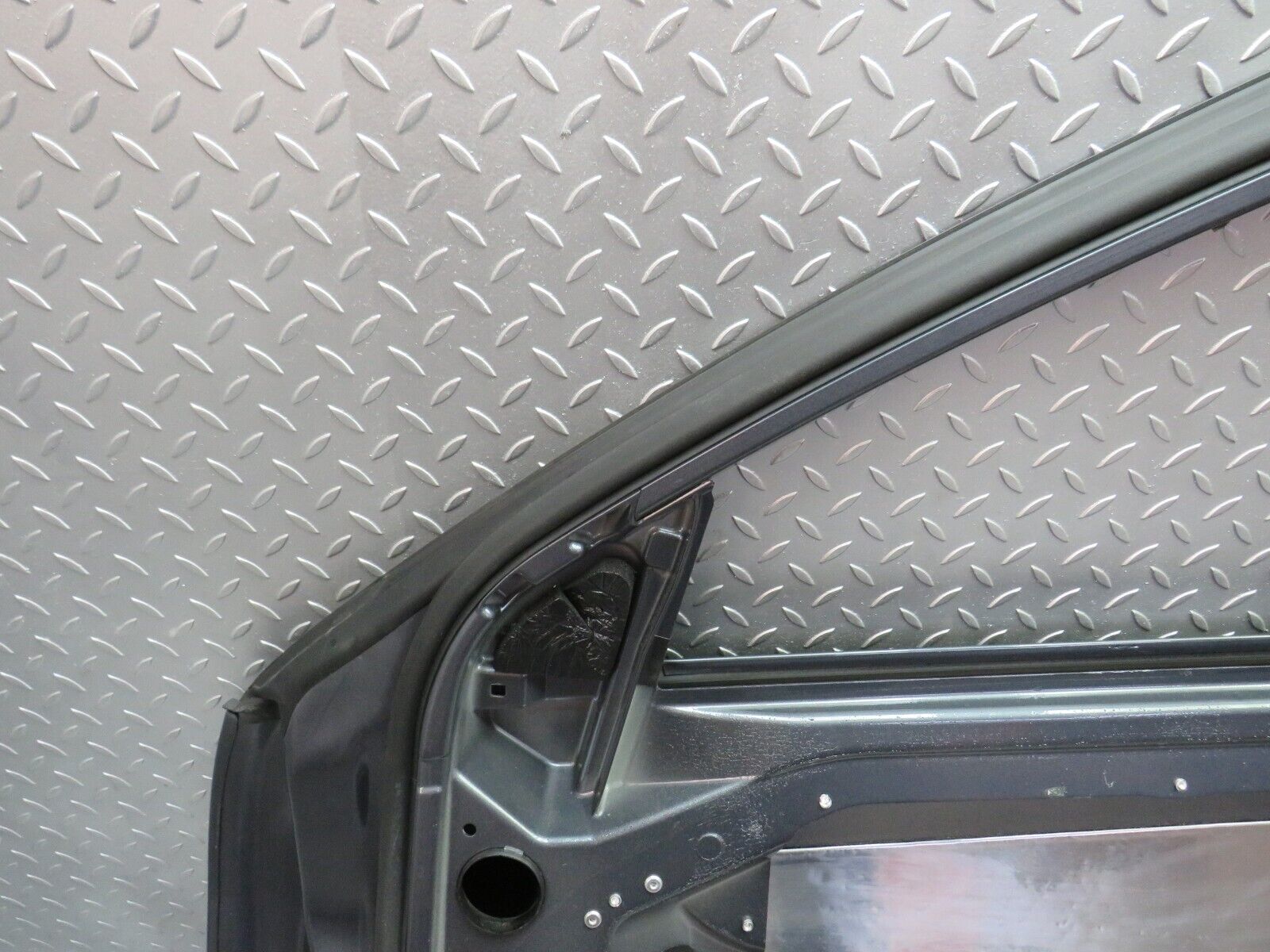 35088 Mercedes-Benz W221 Front Right Door