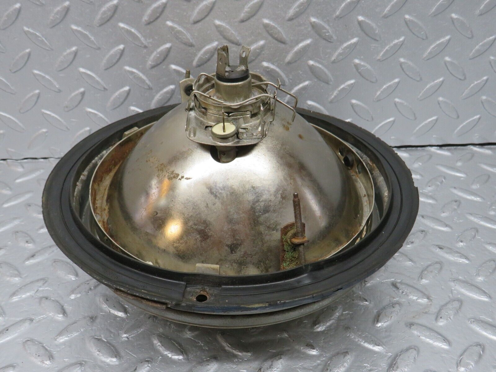 40507 Mercedes-Benz W110 230 Front Right Headlight Hella