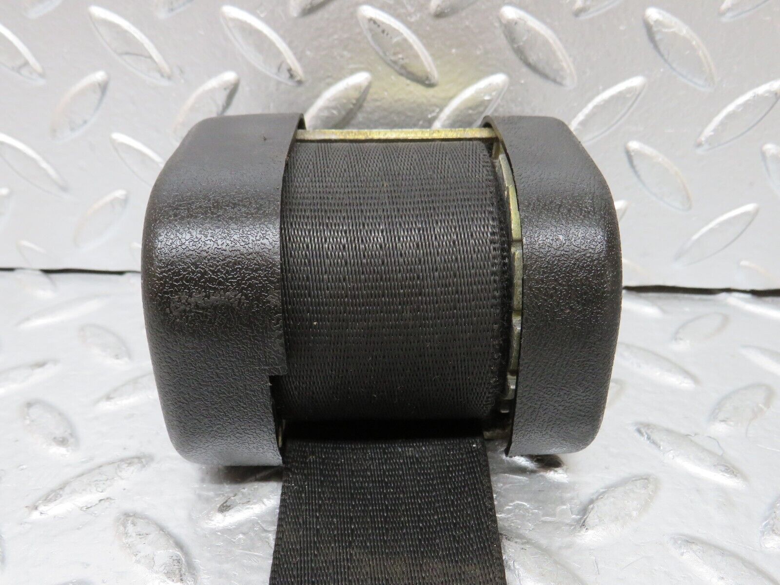 26980 Mercedes-Benz W123 240D Front Left Seat Belt 1238604786