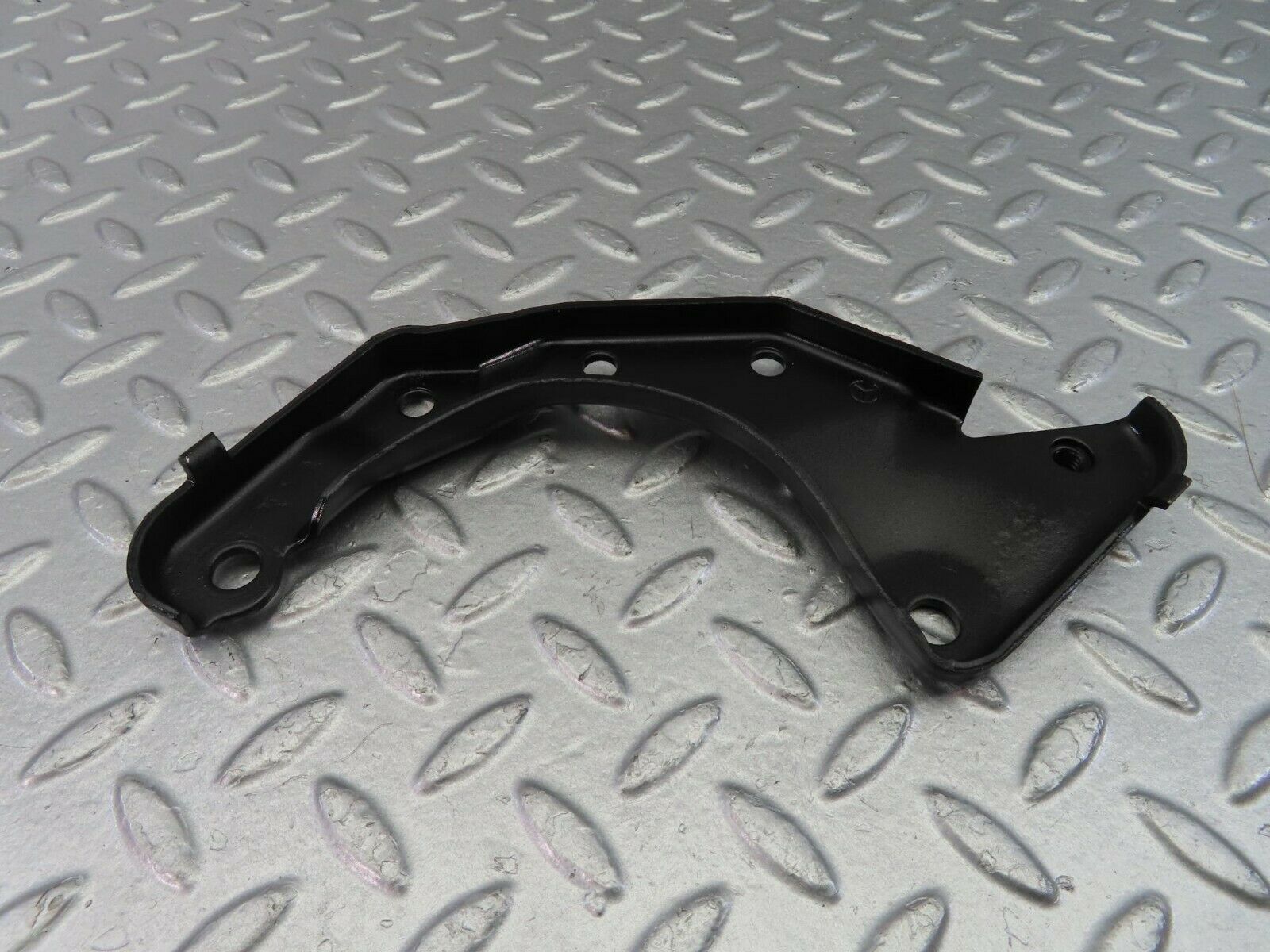 10583 Mercedes-Benz W201 190E Power Steering Pump Bracket