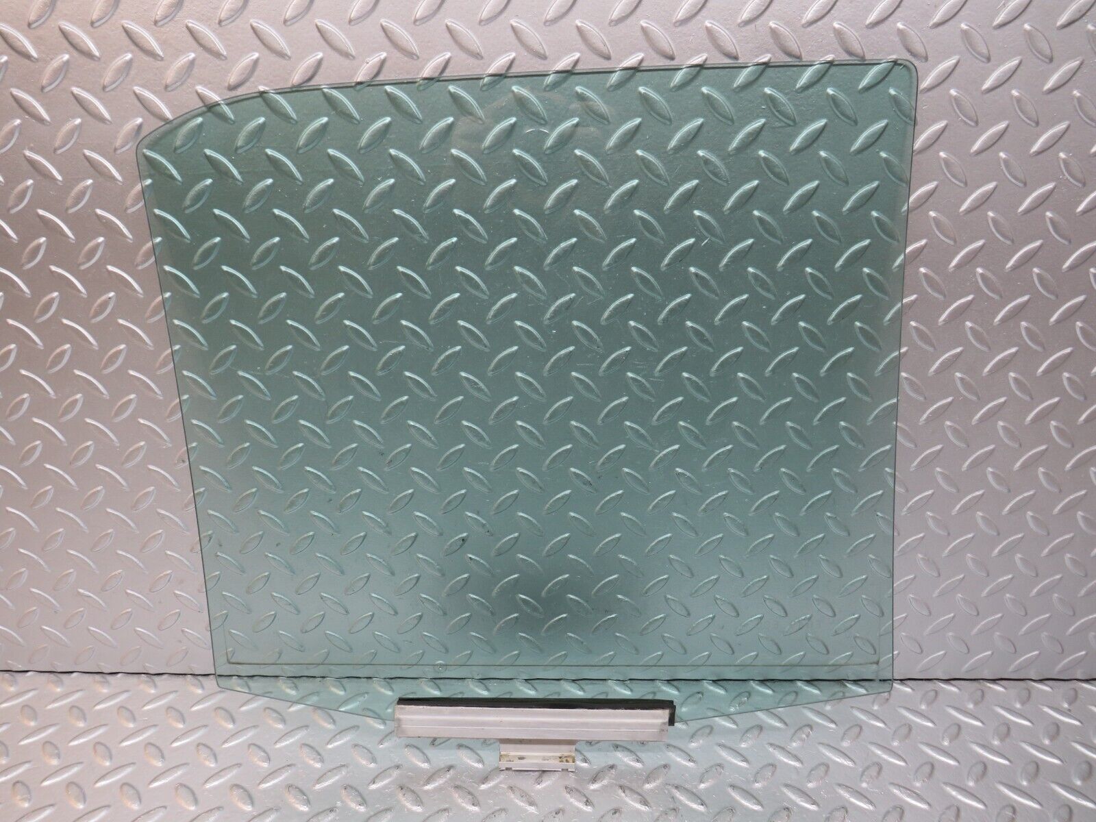 33832 Mercedes-Benz W201 190E 2.0L Rear Left Door Window Glass