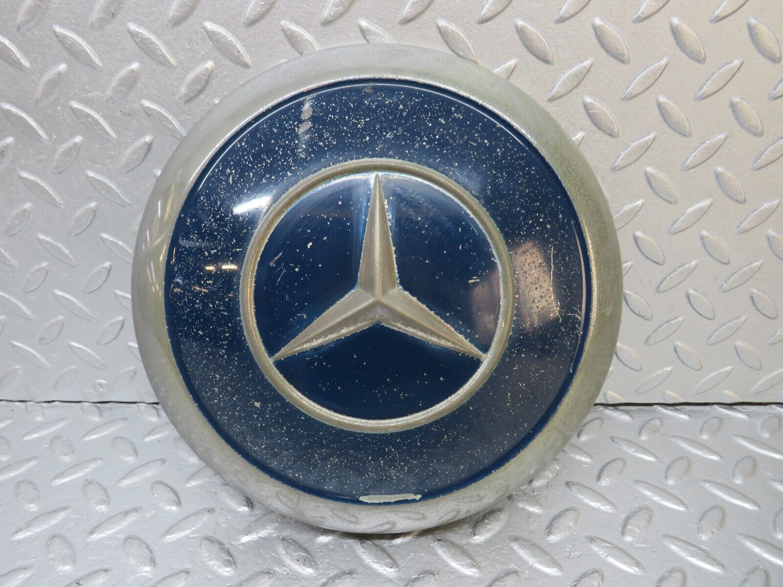 40353 Mercedes-Benz W110 230 Chrome Wheel Hub Cap