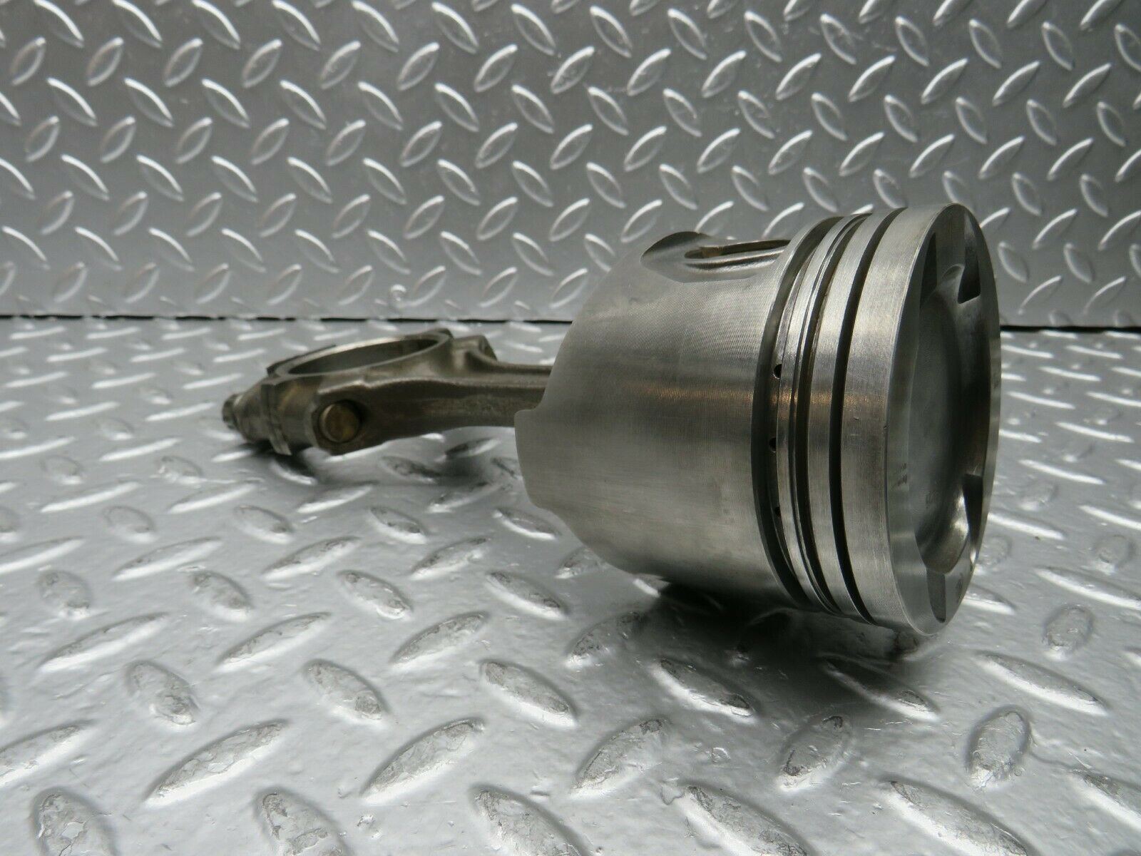 22798 Mercedes-Benz C107 450SLC Coupe Piston With Connecting Rod 92.48 mm