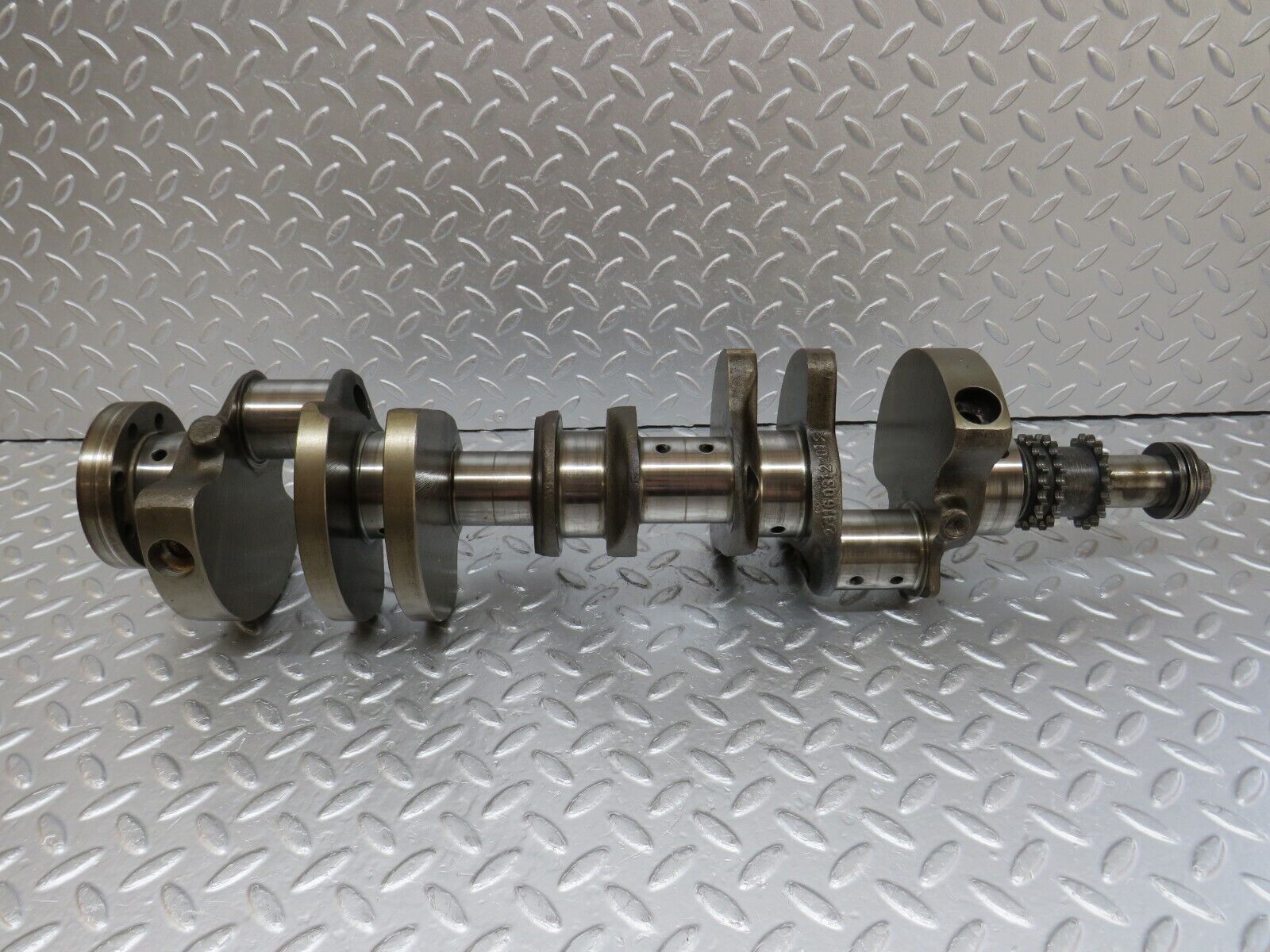 34543 Mercedes-Benz C126 380SEC Coupe Crankshaft 1160312201