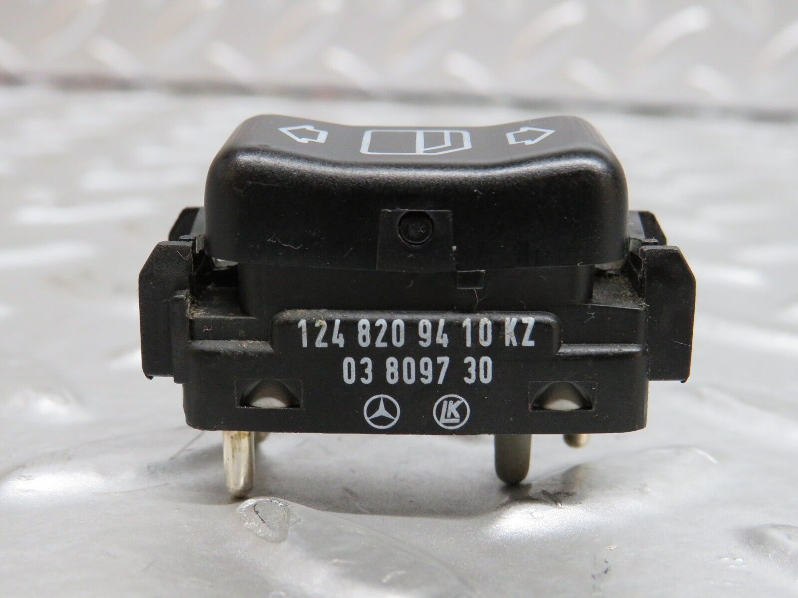 29189 Mercedes-Benz C124 320CE Coupe Right Electric Window Switch 1248209410