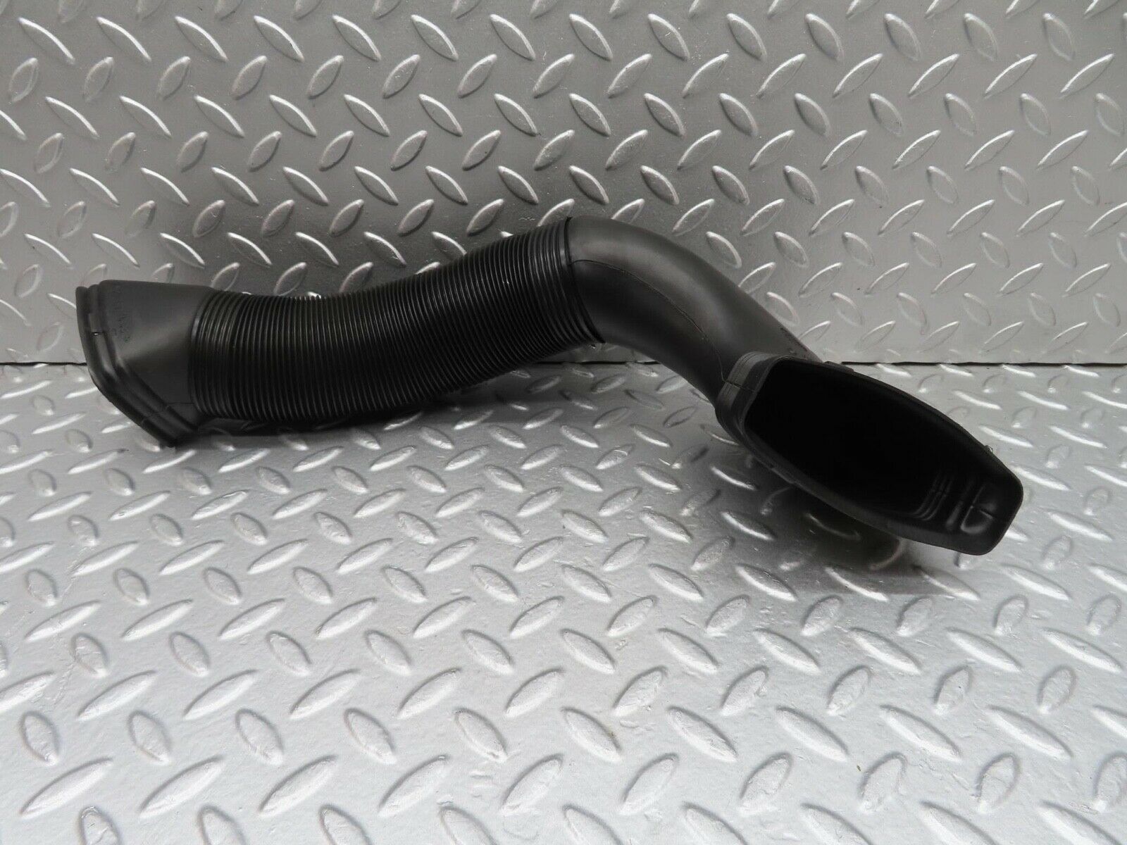 14749 Mercedes-Benz W201 190E Air Duct Pipe Hose Right 2018311646