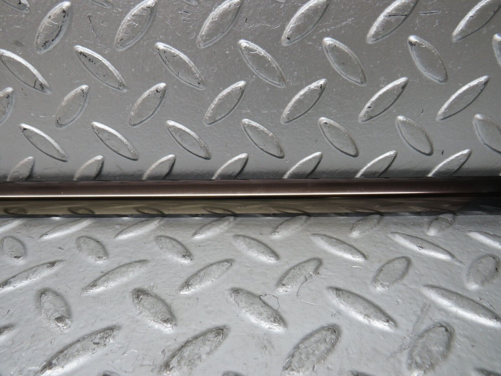 29001 Mercedes-Benz C124 320CE Coupe Front Right Door Chrome Trim