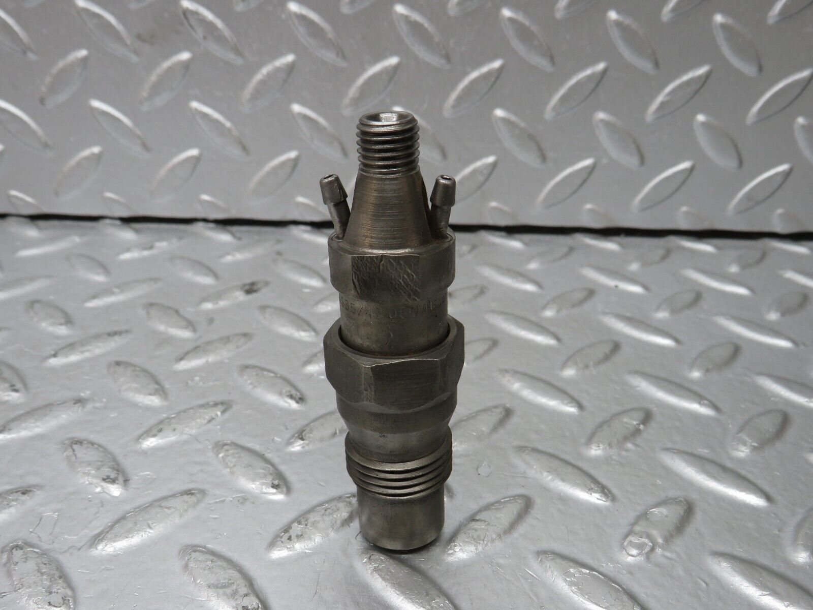 32902 Mercedes-Benz W123 300D Fuel Injector Bosch KCA30S35/4