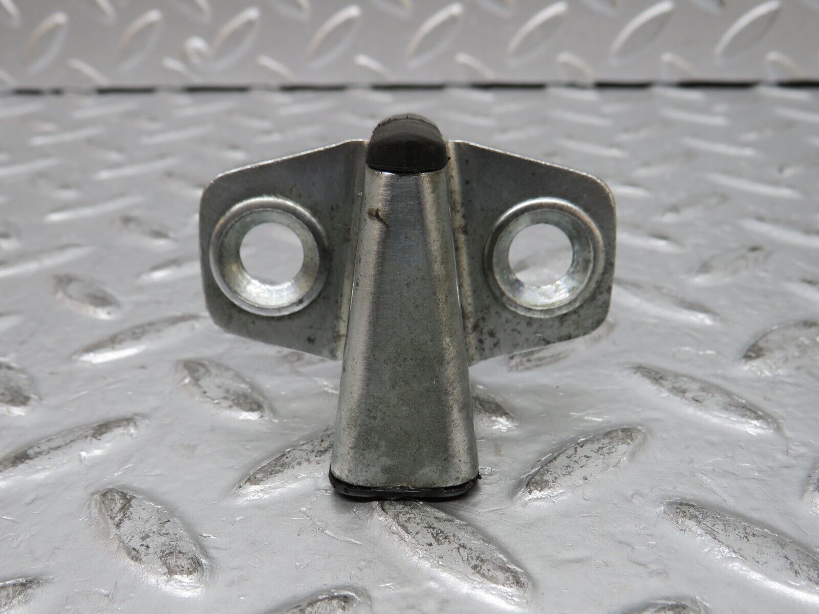 32378 Mercedes-Benz S124 300TE Wagon Door Lock Latch