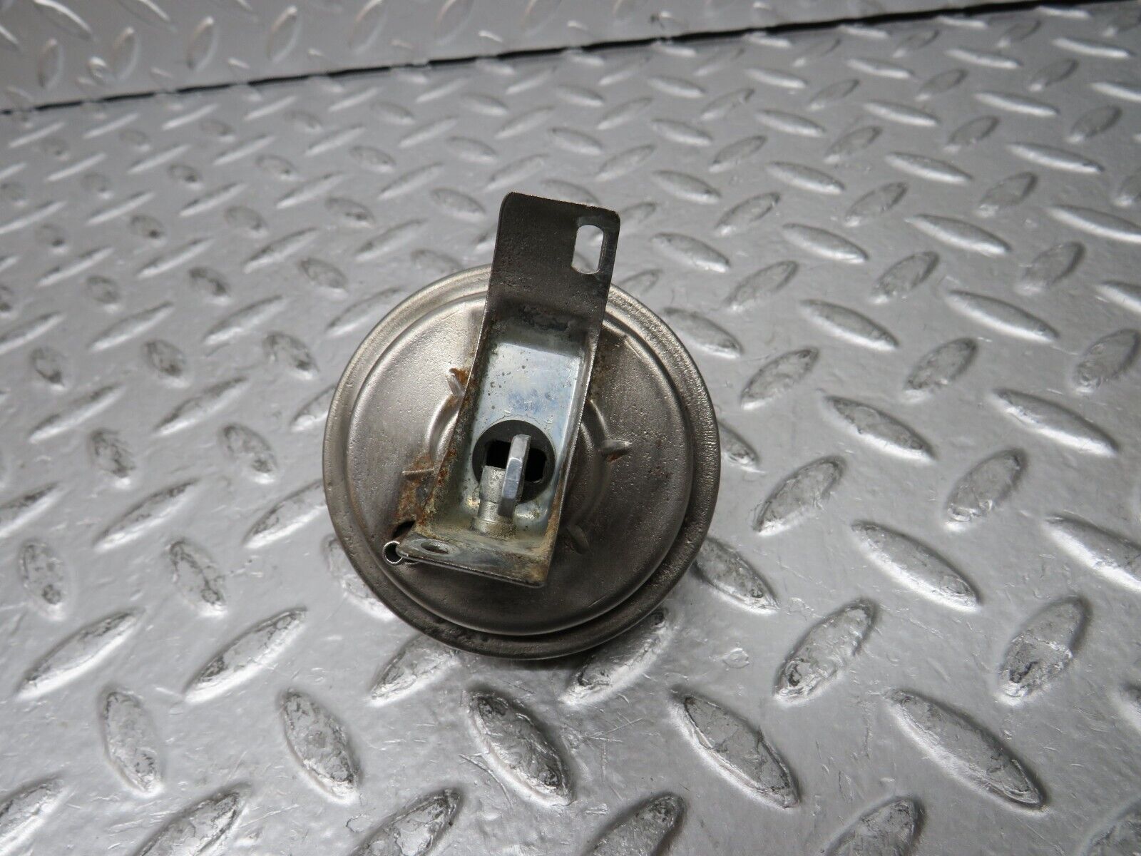 29861 Mercedes-Benz W123 230 Ignition Distributor Vacuum Control Valve