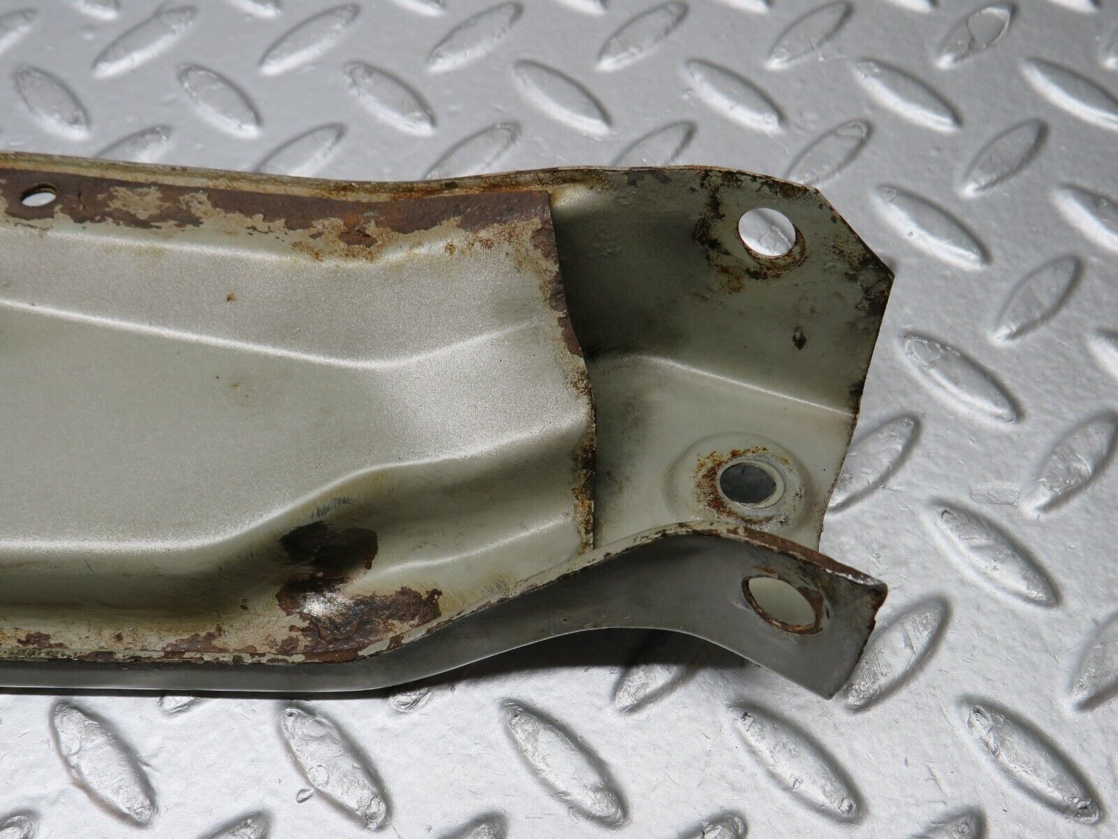 39440 Mercedes-Benz R129 320SL Coupe Bonnet Lock Carrier Panel 2105844217