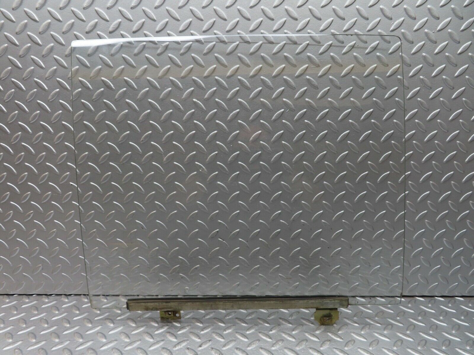 18814 Mercedes-Benz W116 Rear Left Door Window Glass