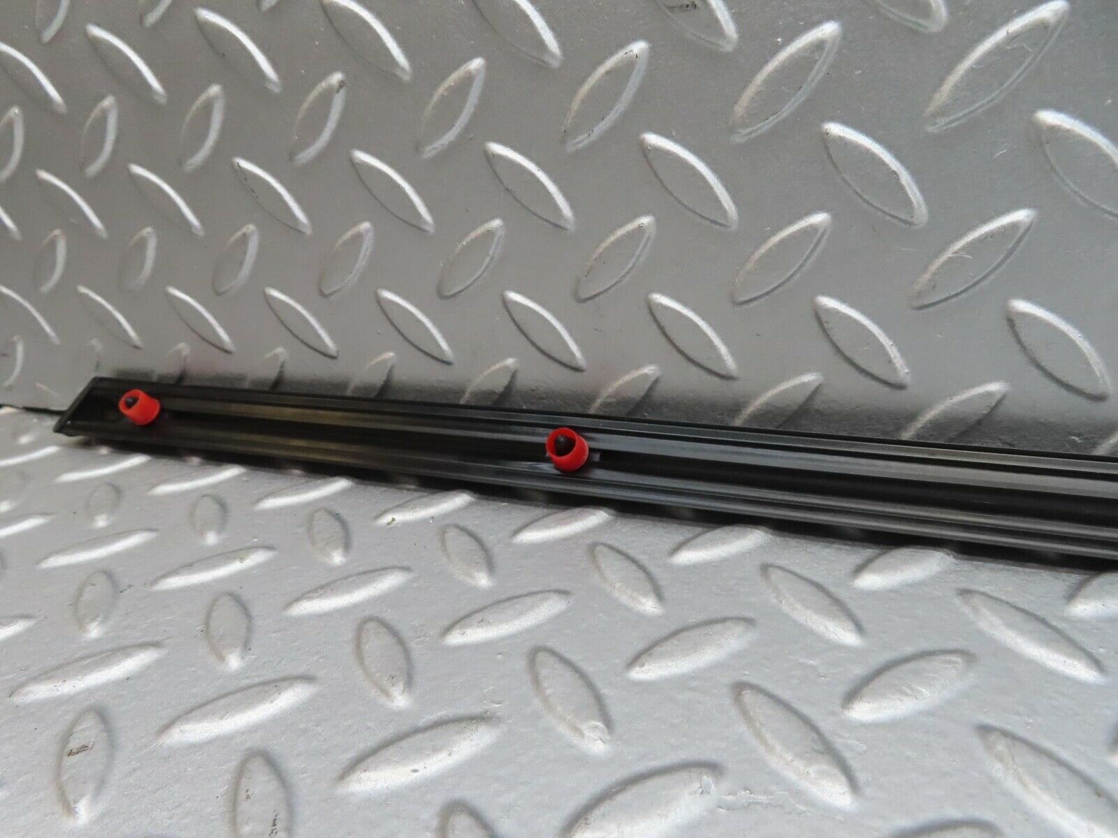 15833 Mercedes-Benz W123 280E Rear Right Door Centre Moulding Trim