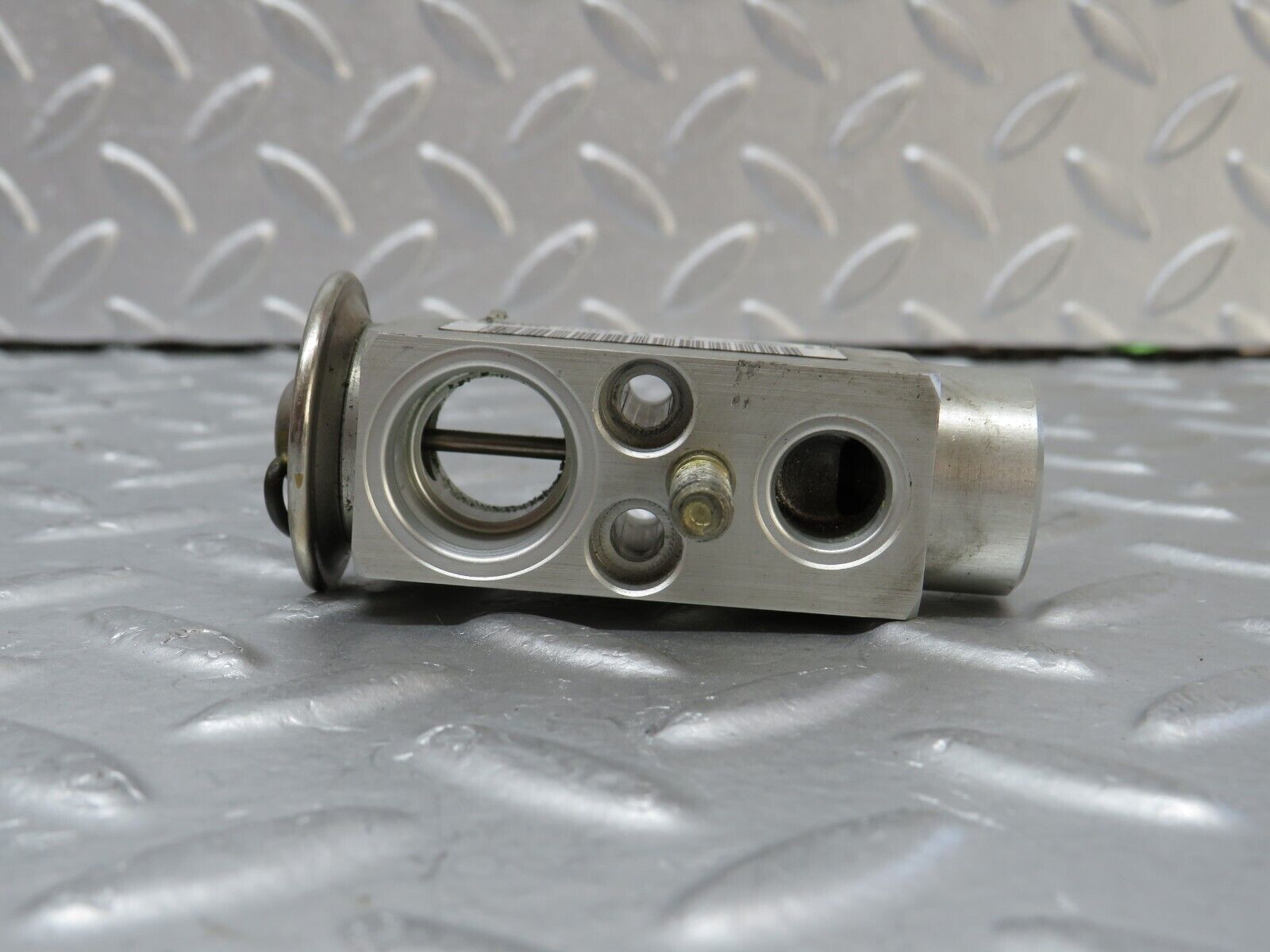 35139 Mercedes-Benz W221 Air Condition Expansion Valve 2308300184