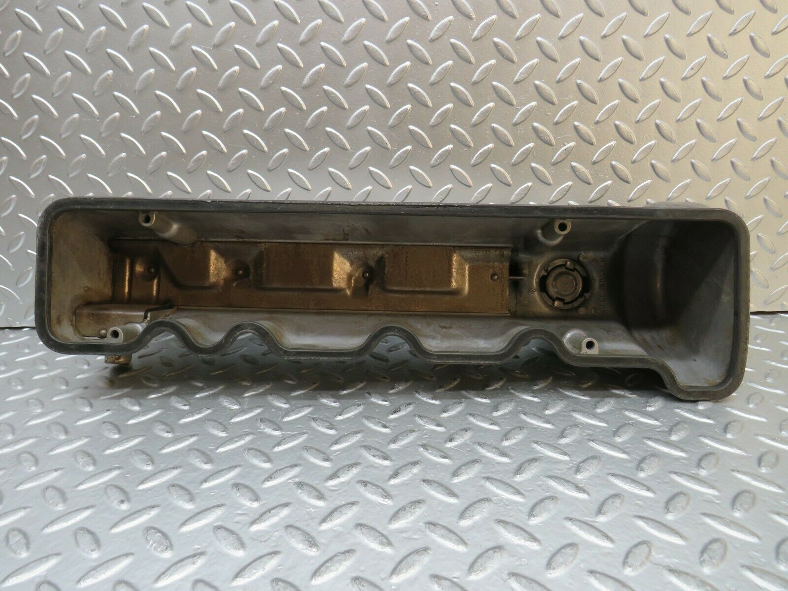 22817 Mercedes-Benz C107 450SLC Cylinder Head Valve Cover Right 1160163305