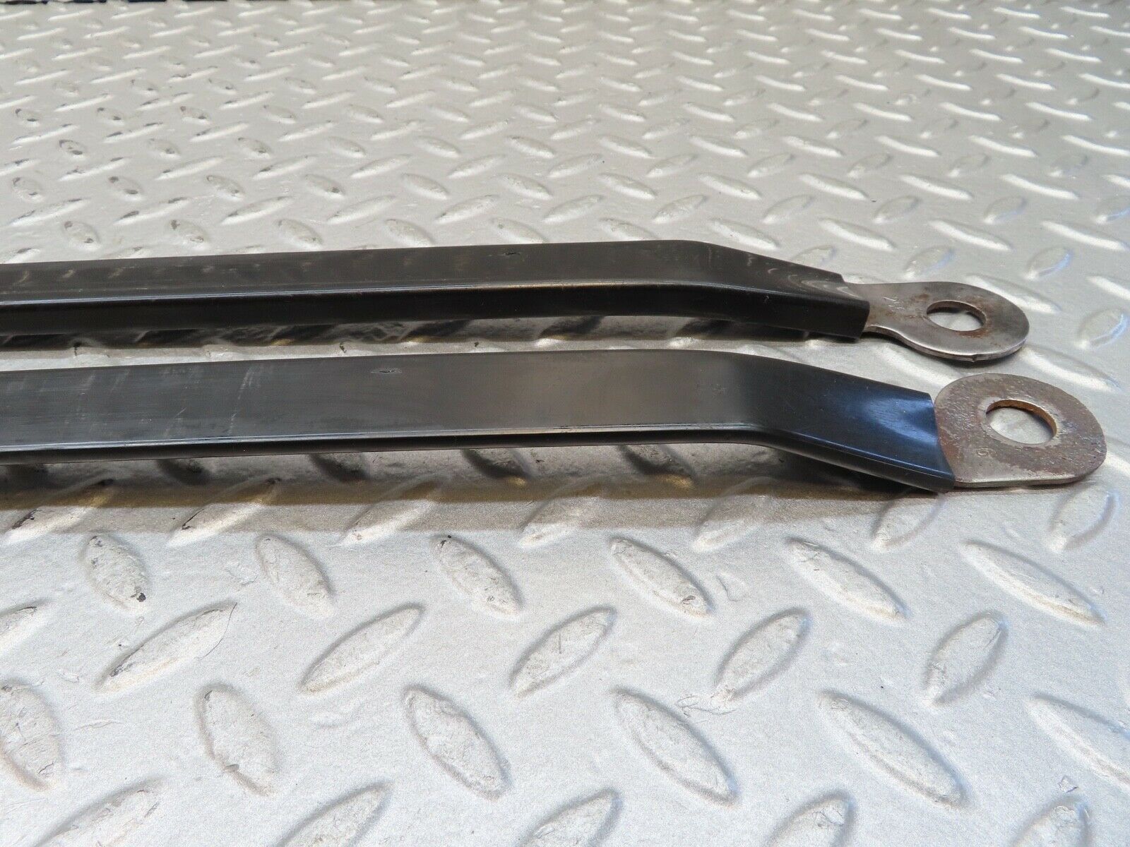 16859 Mercedes-Benz C123 280CE Coupe Seat Belt Runner