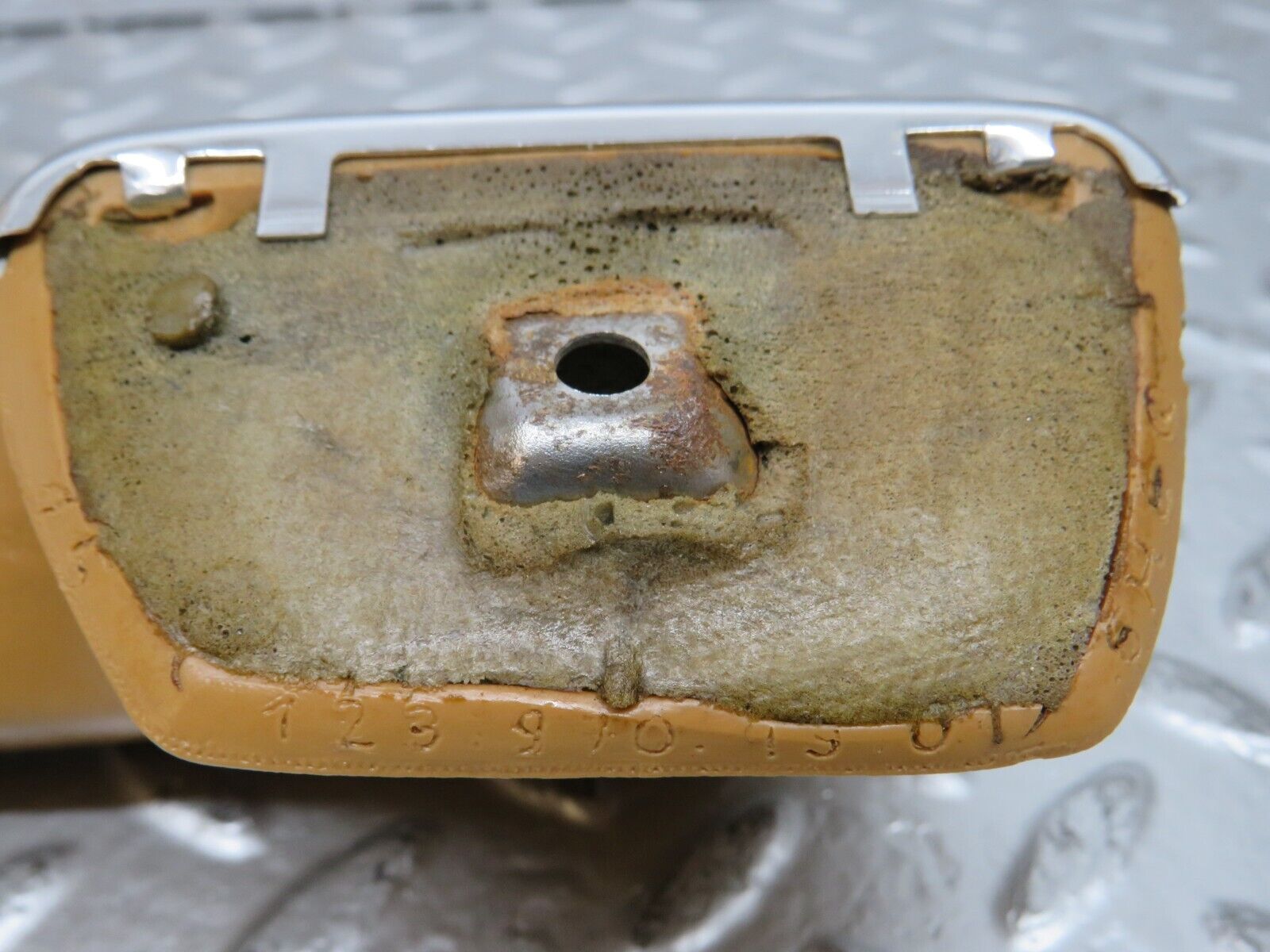 25439 Mercedes-Benz W123 200 Interior Door Handle Rear Left