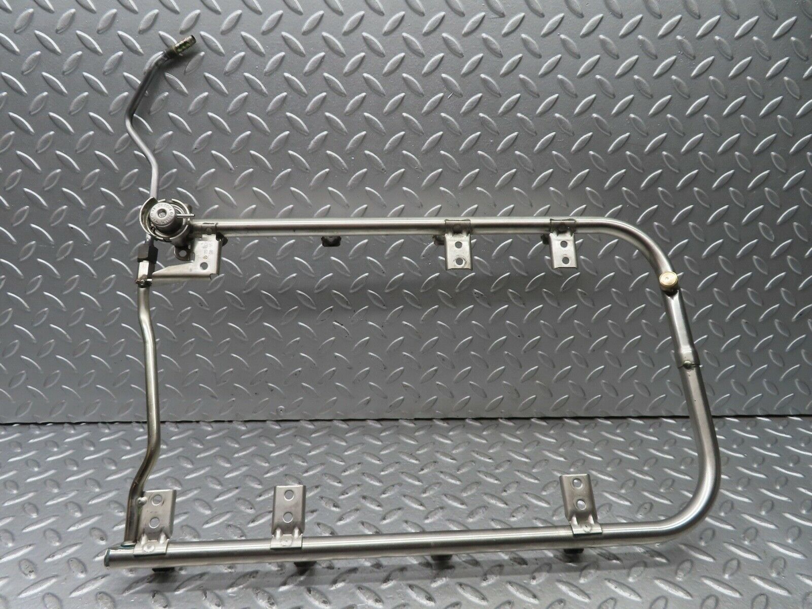 19589 Mercedes-Benz C140 CL420 Coupe Fuel Injection Rail 1190700895