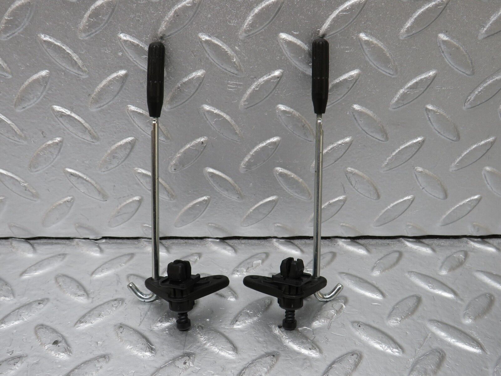 34749 Mercedes-Benz W210 320E Rear Door Lock Knob Pair 2107300221