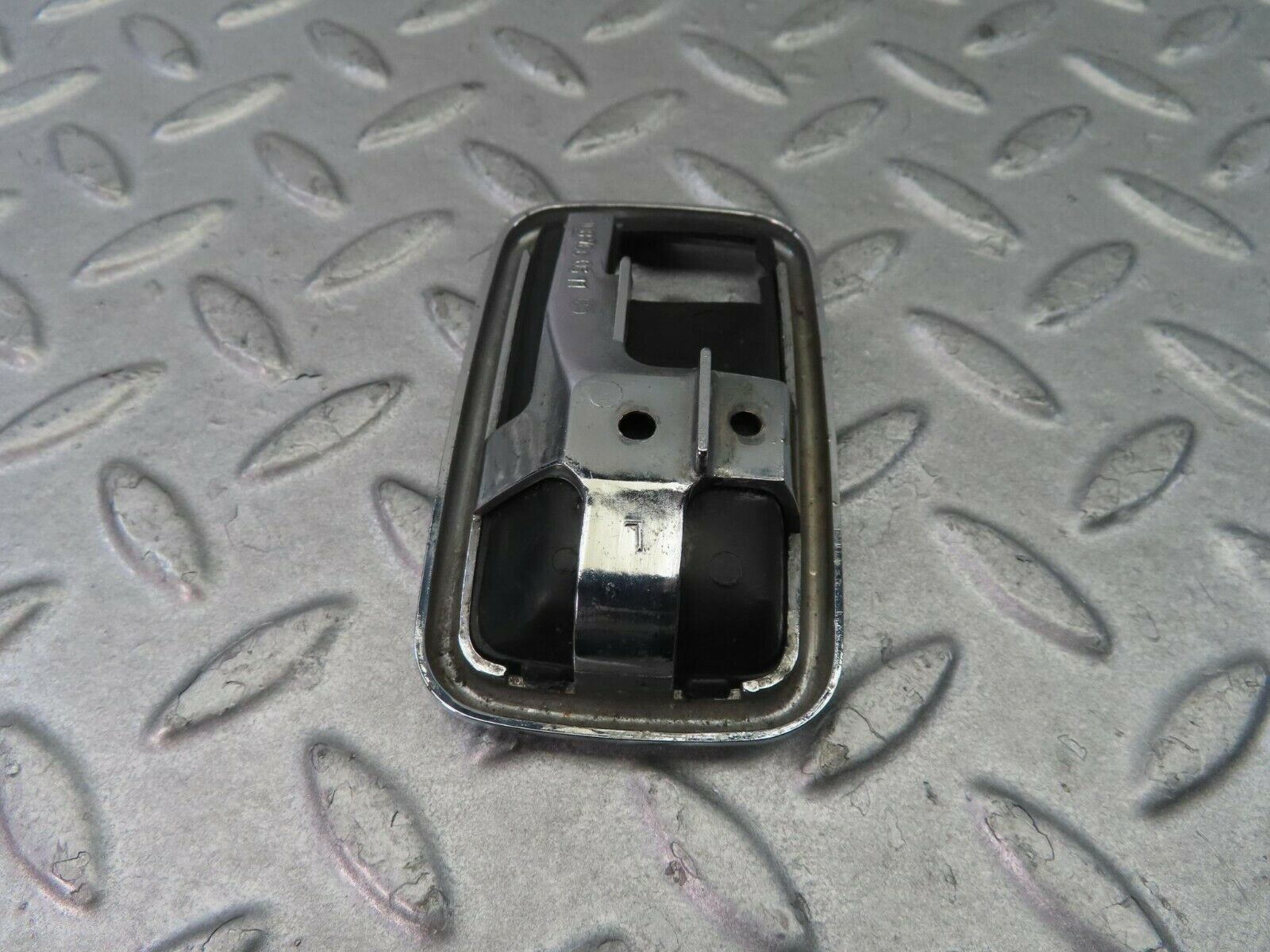 8662 Mercedes-Benz W108 Chrome Frame For Door Opener Left 1087660511