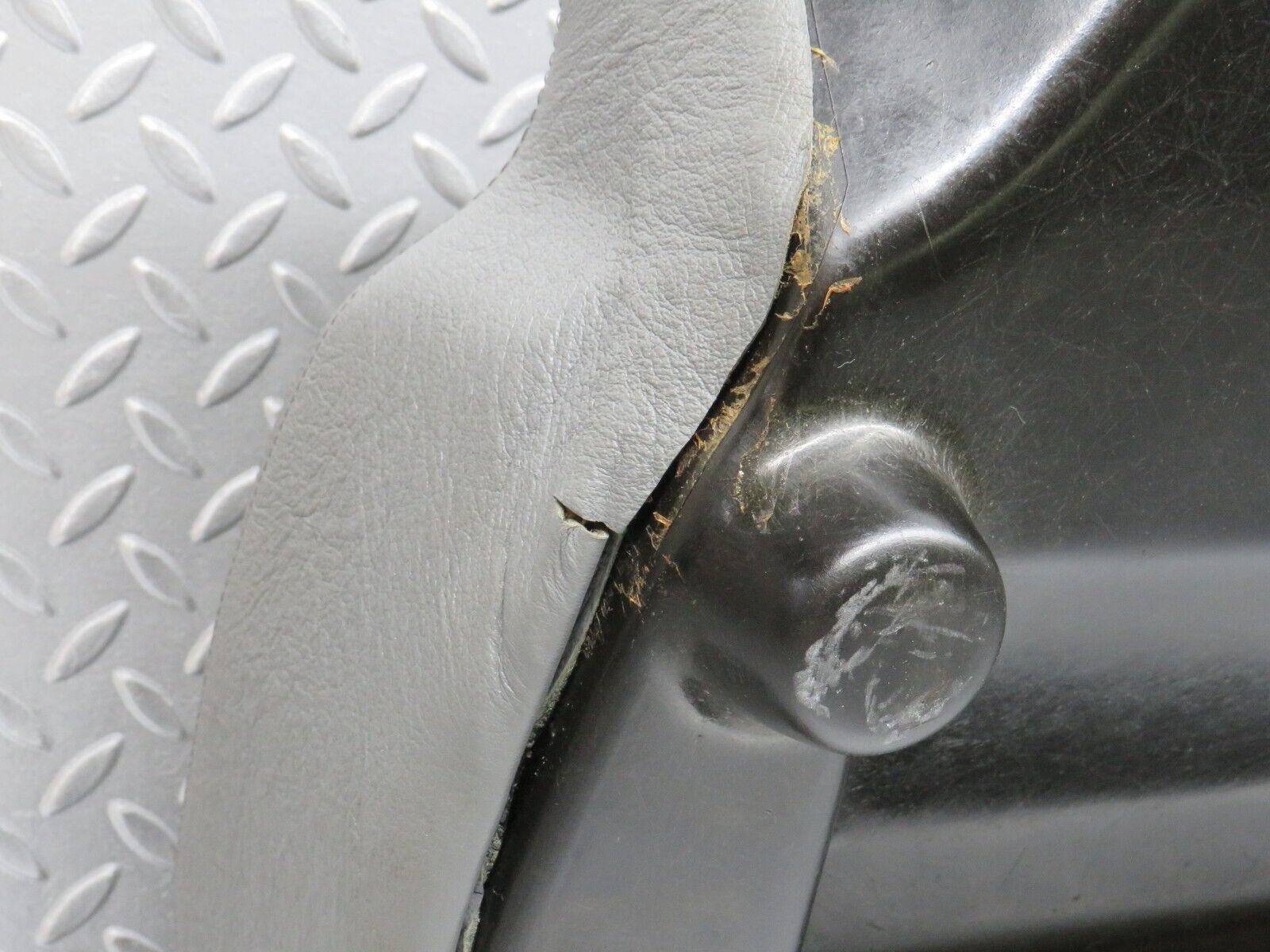 39810 Mercedes-Benz R129 320SL Coupe Rear Seat Grey Leather 1299220101 129920021